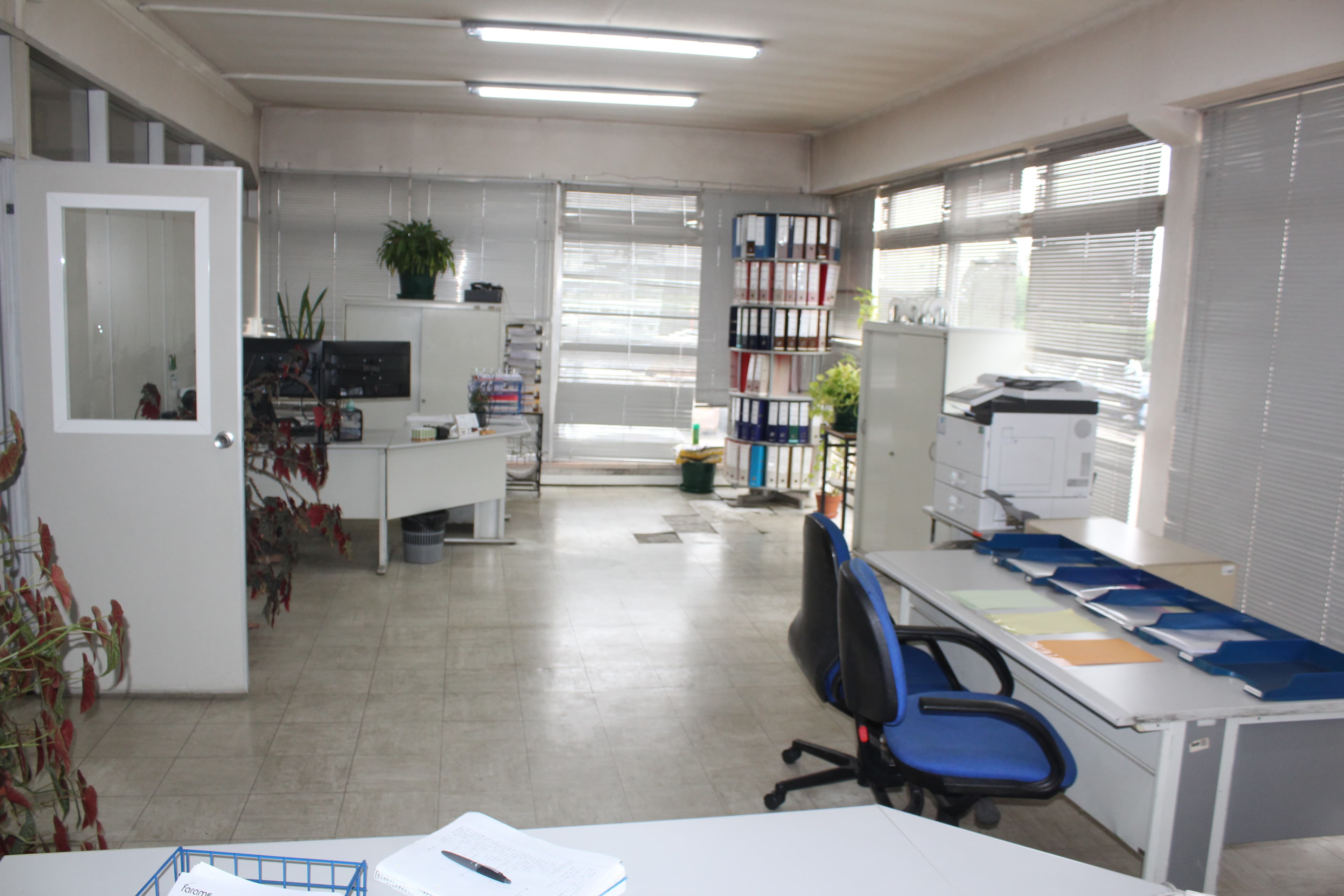Equipamento de Escritório · Gabinete Médico · Balneário · Diversos — image 40
