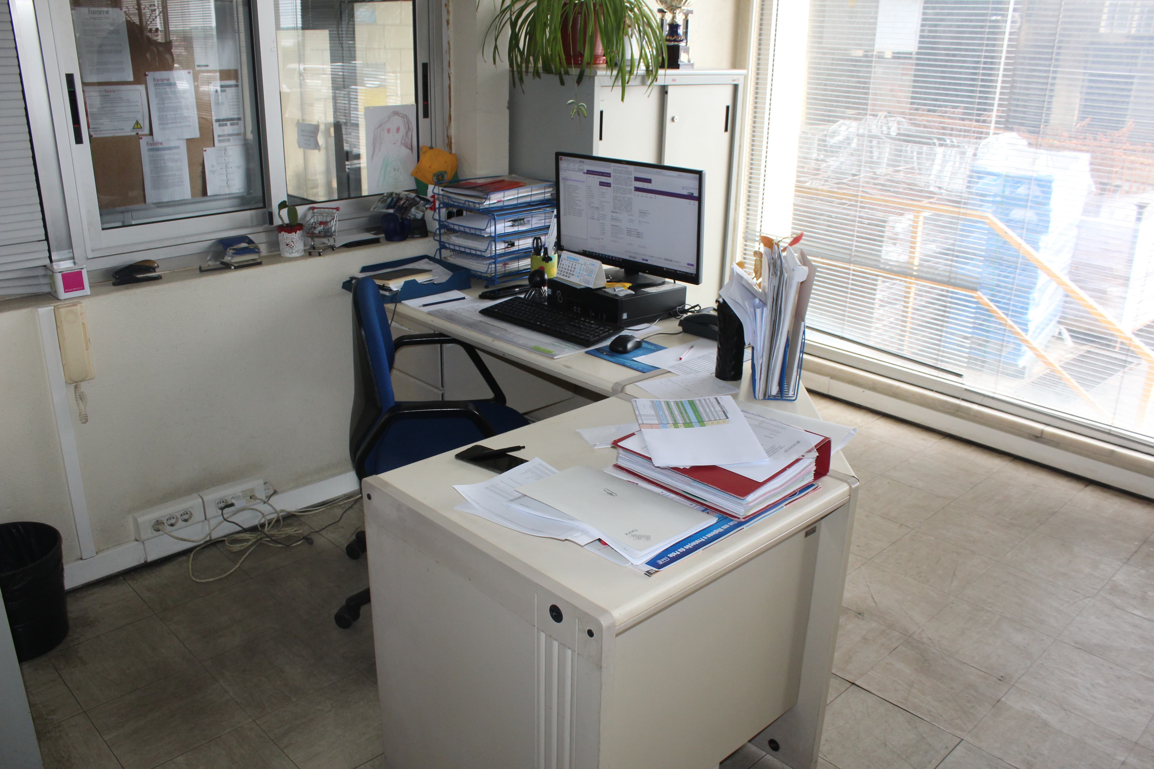 Equipamento de Escritório · Gabinete Médico · Balneário · Diversos — image 17