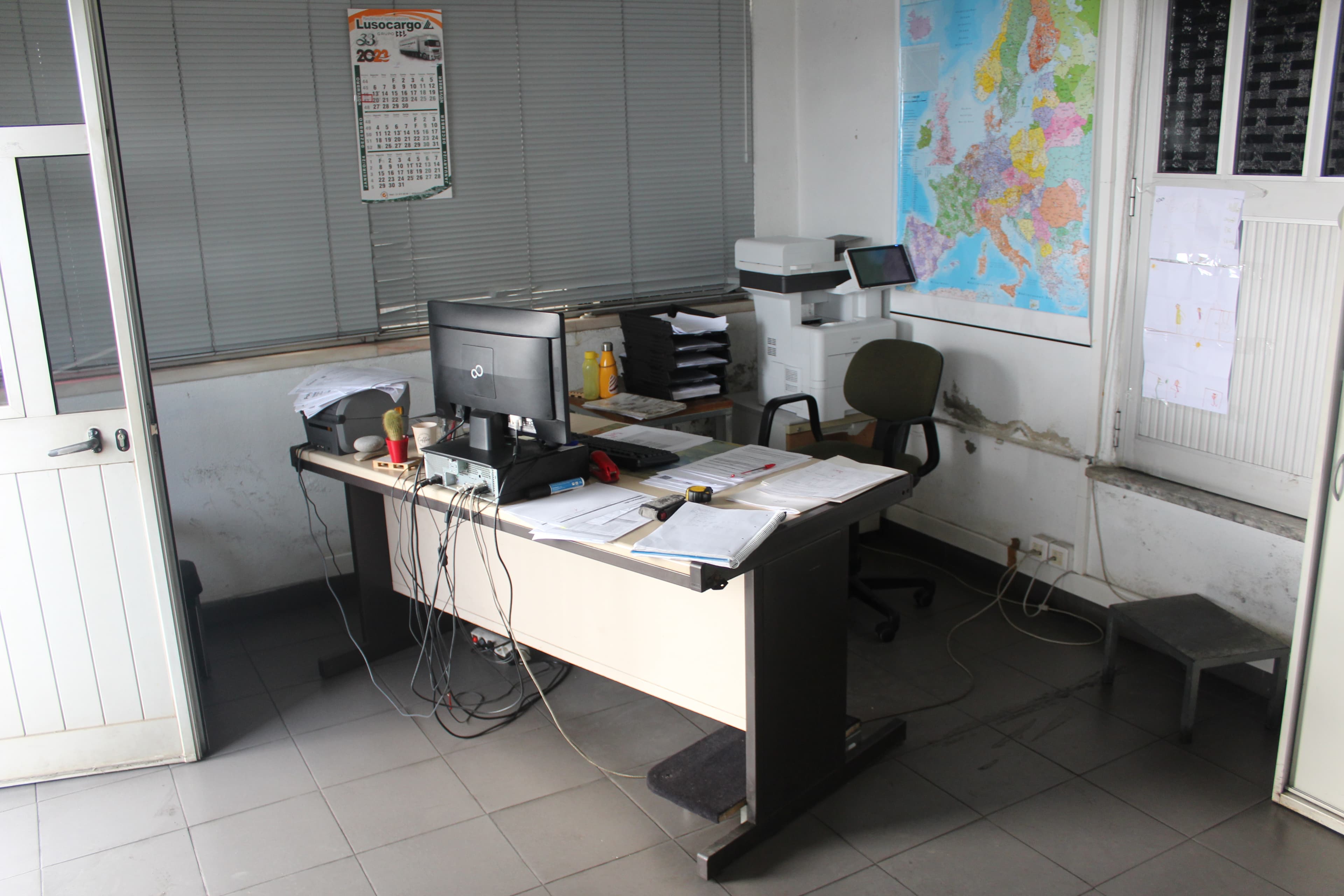 Equipamento de Escritório · Gabinete Médico · Balneário · Diversos — image 69