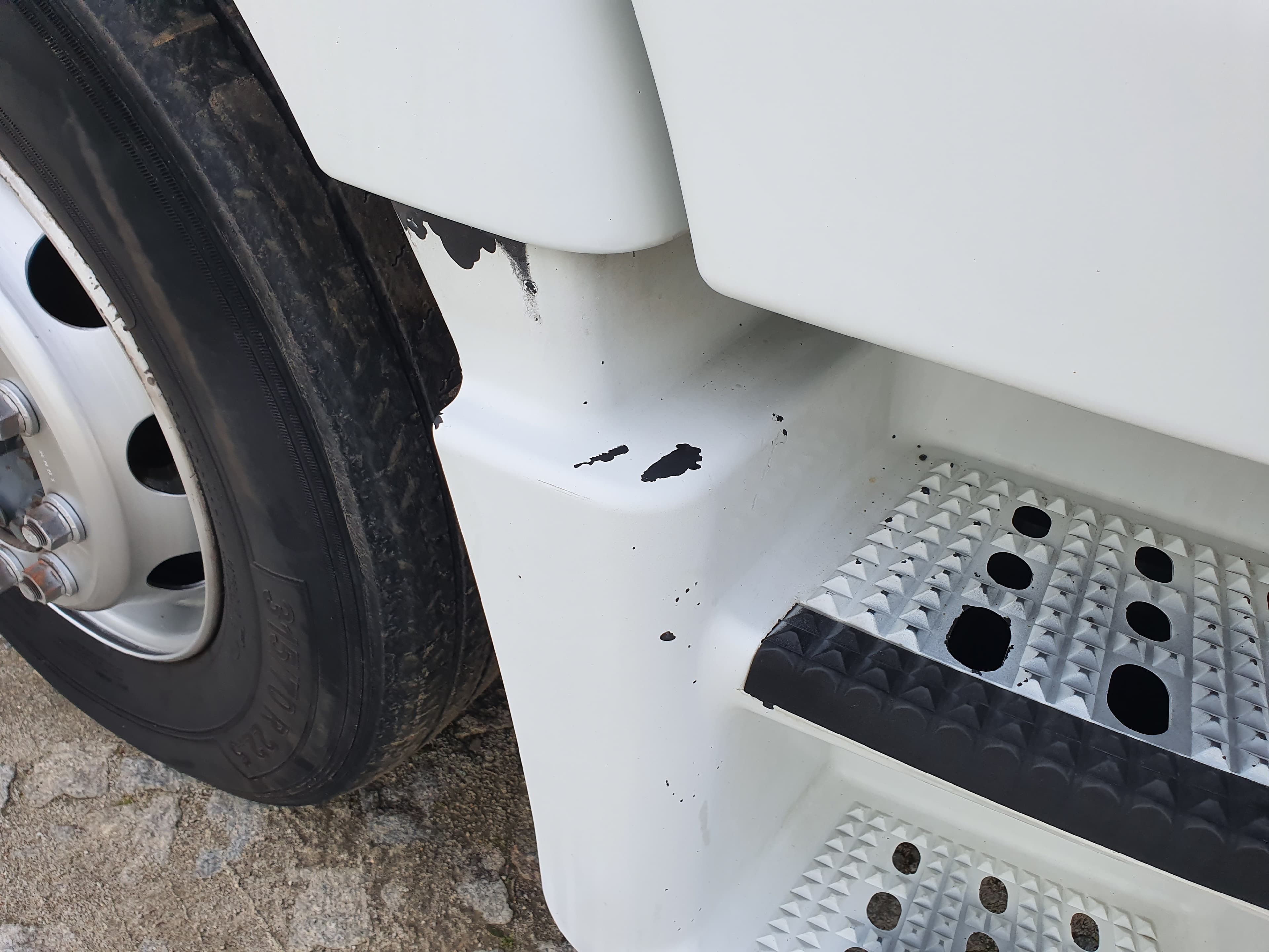 Iveco 460 · Ano 2014 — image 9