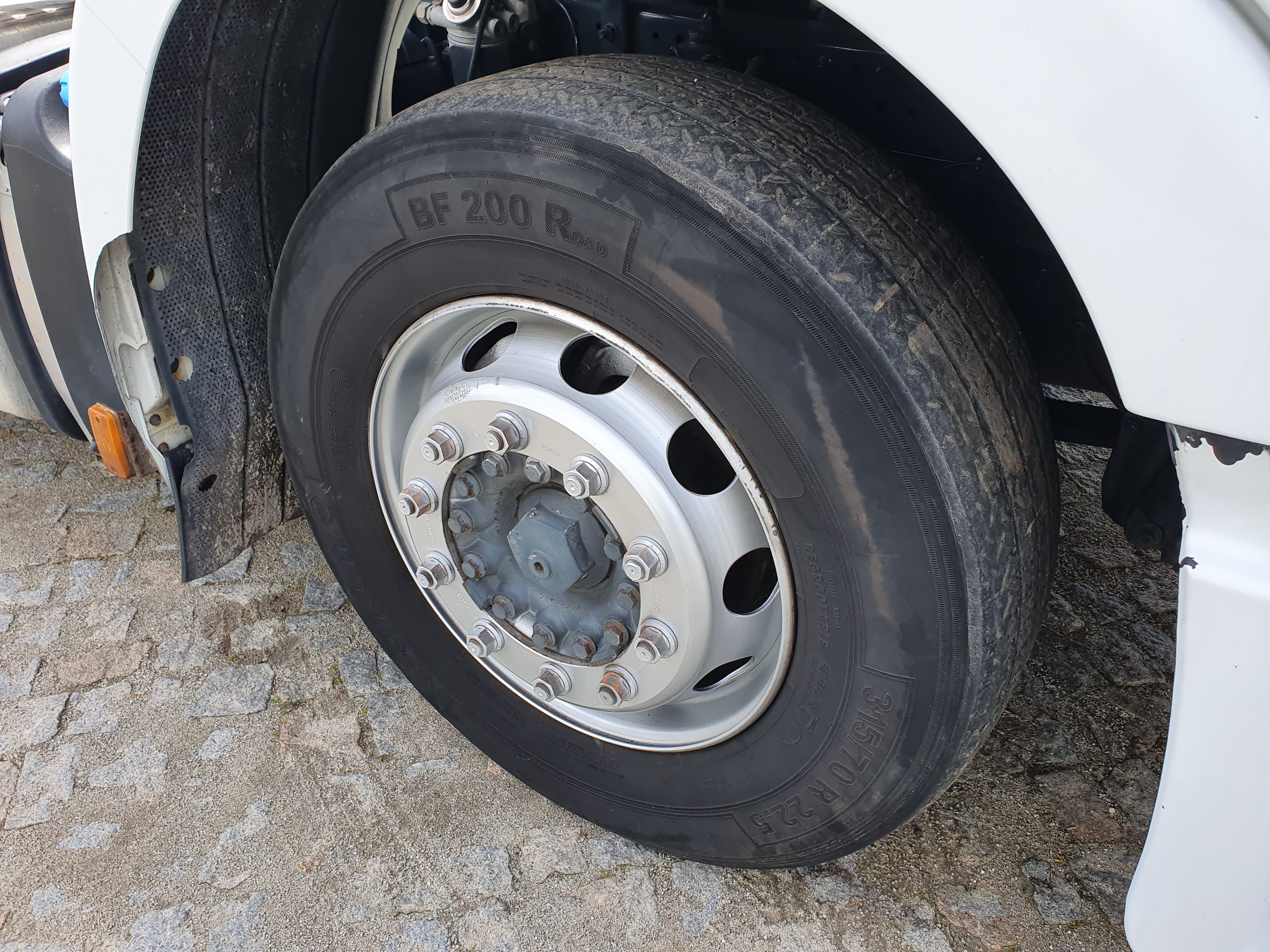 Iveco 460 · Ano 2014 — image 10