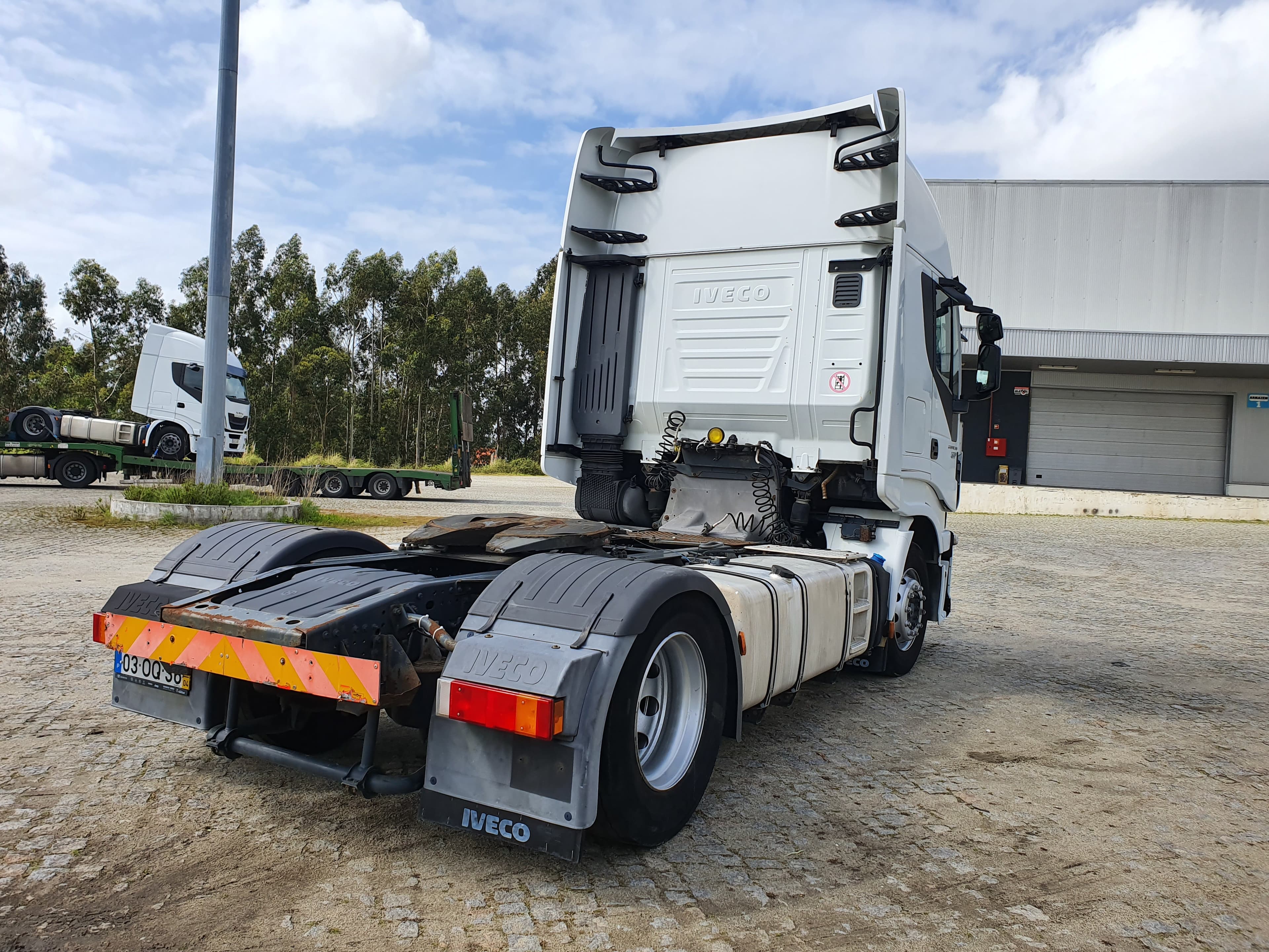 Iveco 460 · Ano 2014 — image 6