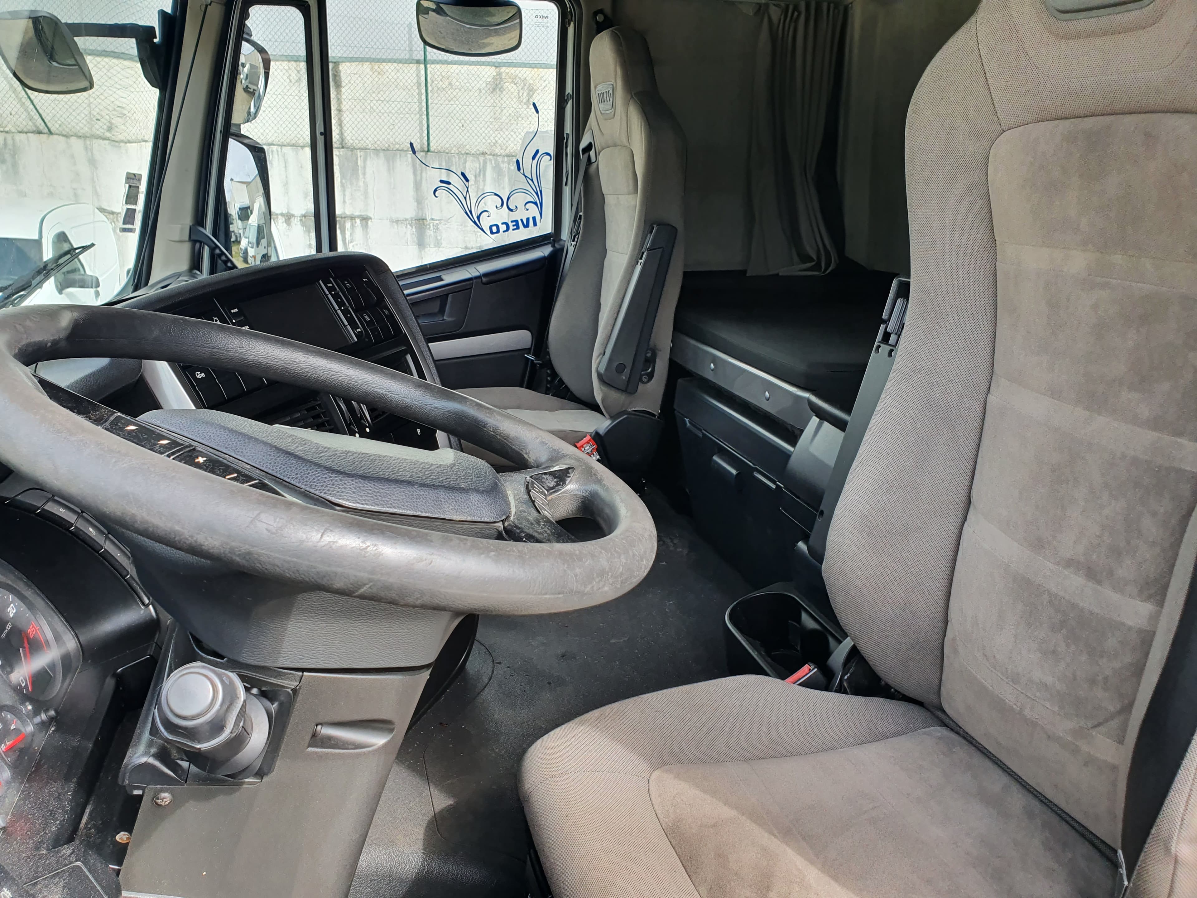 Iveco 460 · Ano 2014 — image 22