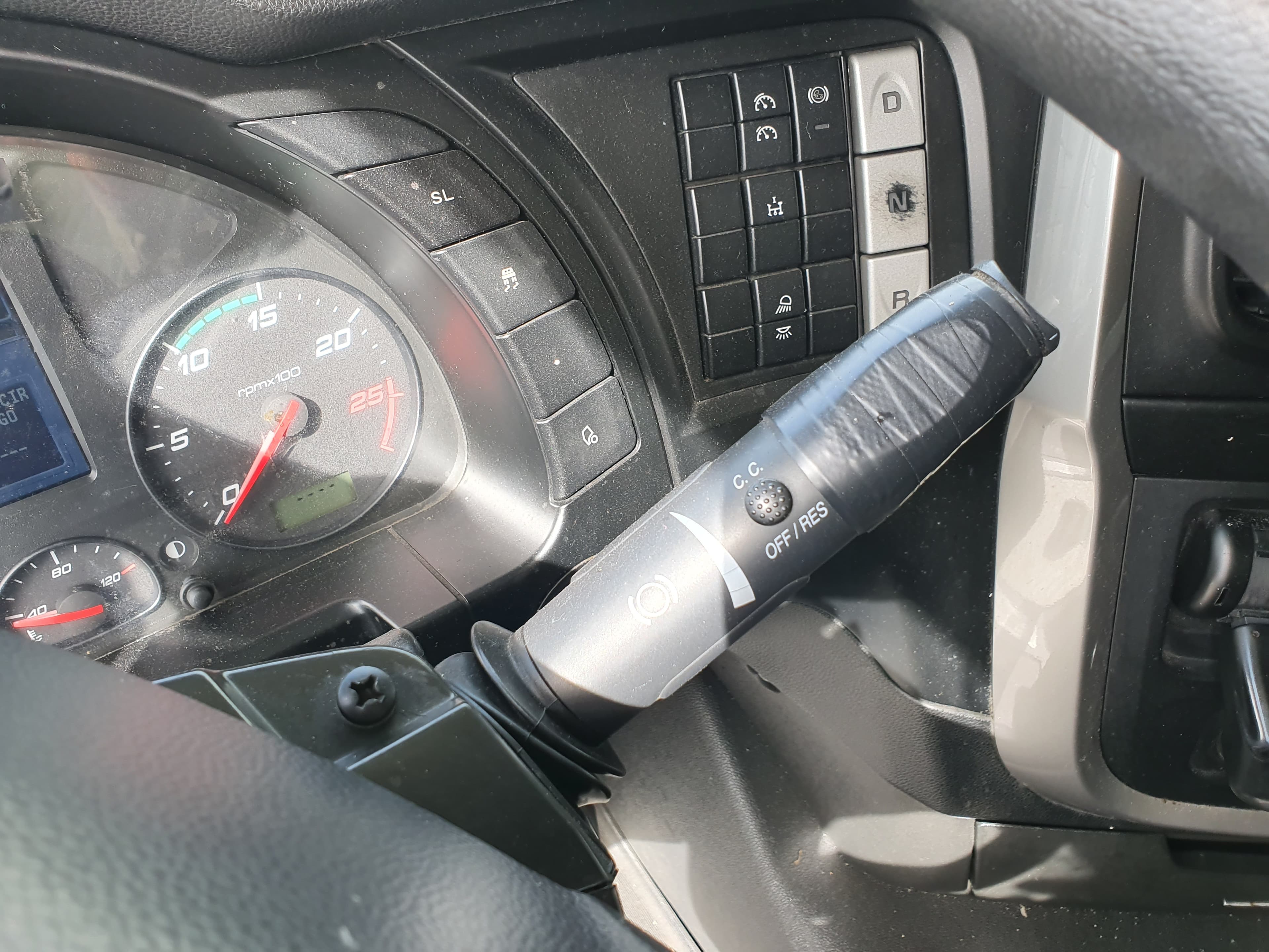 Iveco 460 · Ano 2014 — image 35