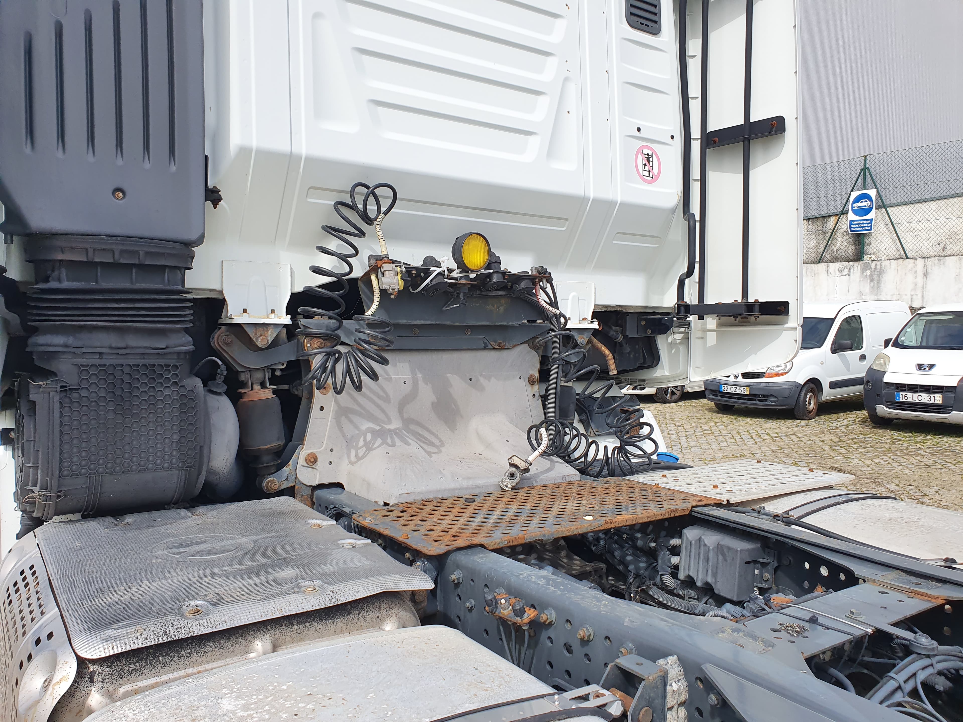 Iveco 460 · Ano 2014 — image 8