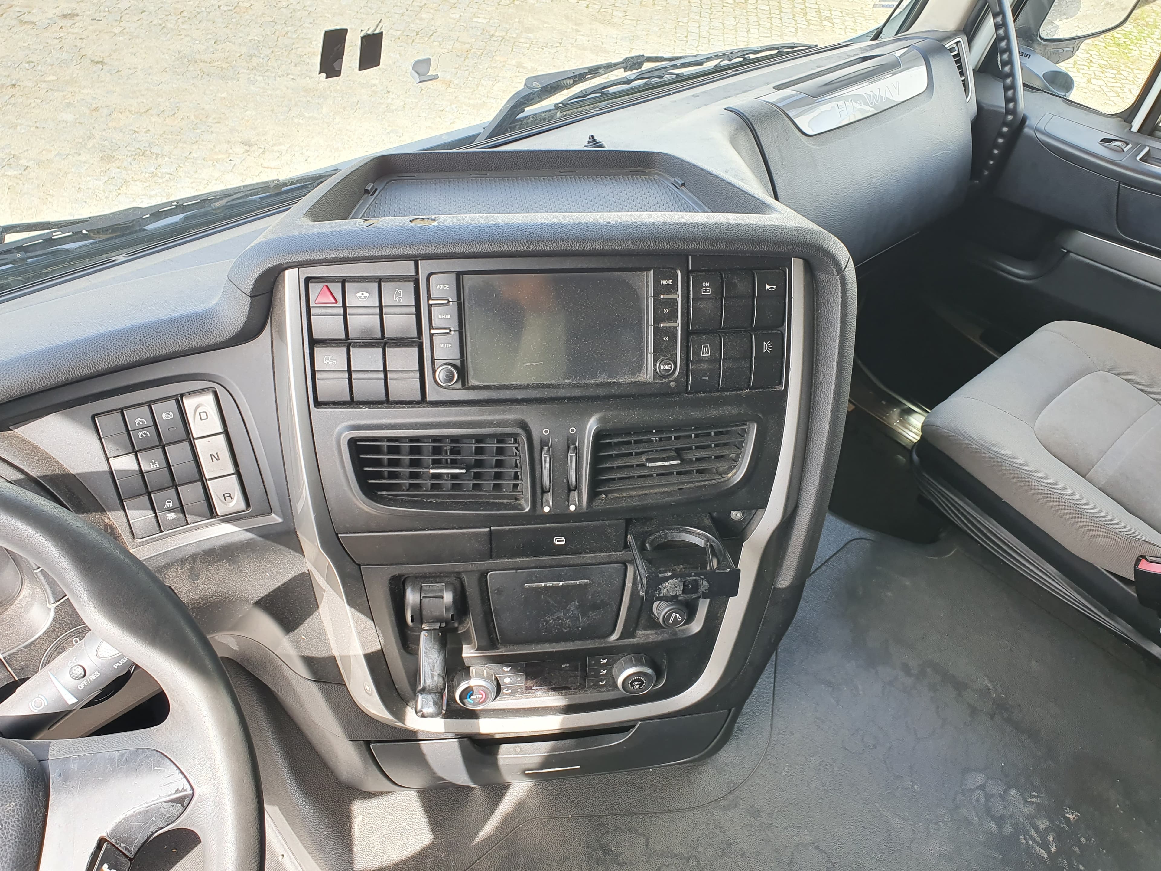 Iveco 460 · Ano 2015 — imagen 36