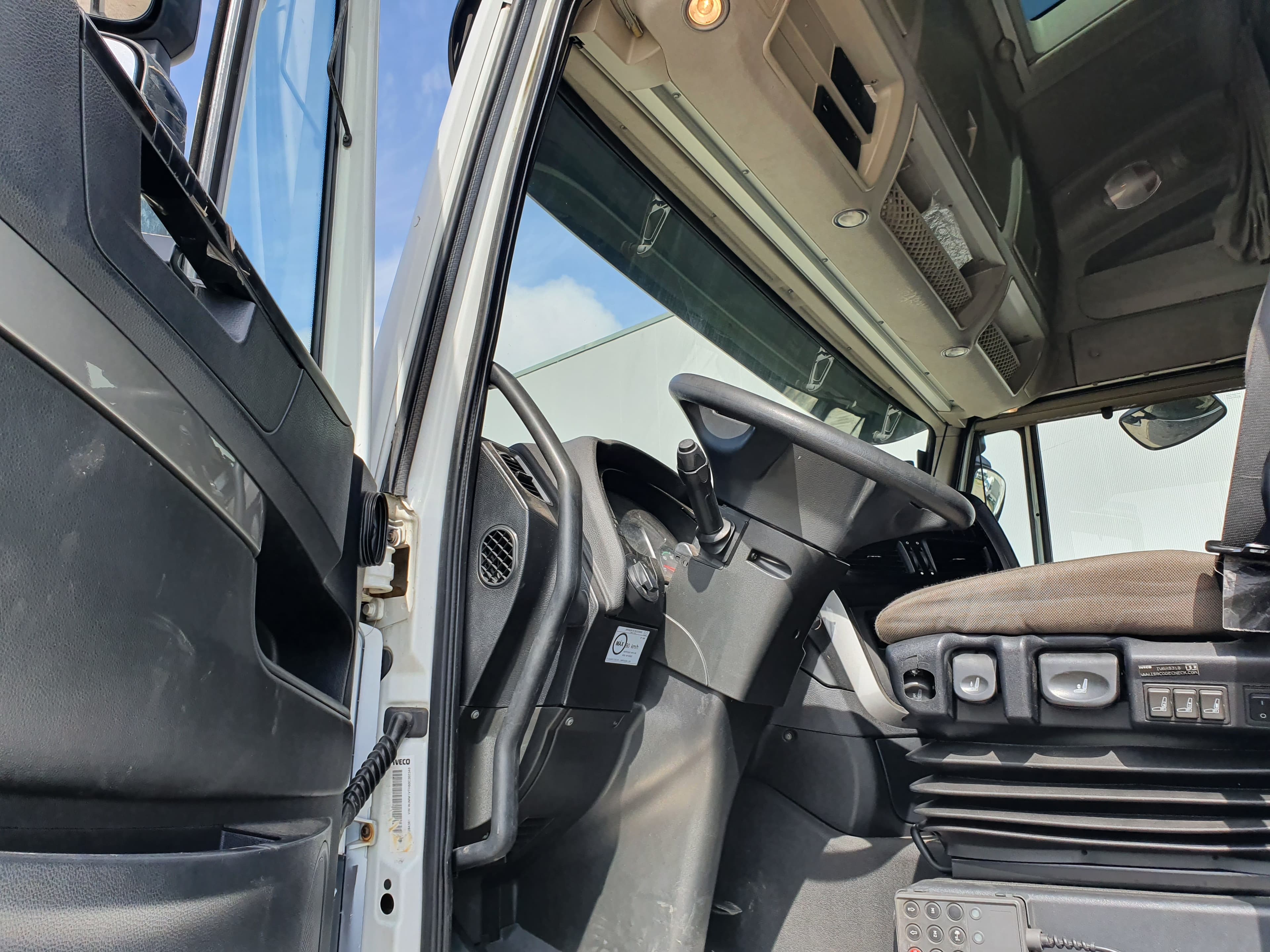 Iveco 460 · Ano 2015 — imagen 20