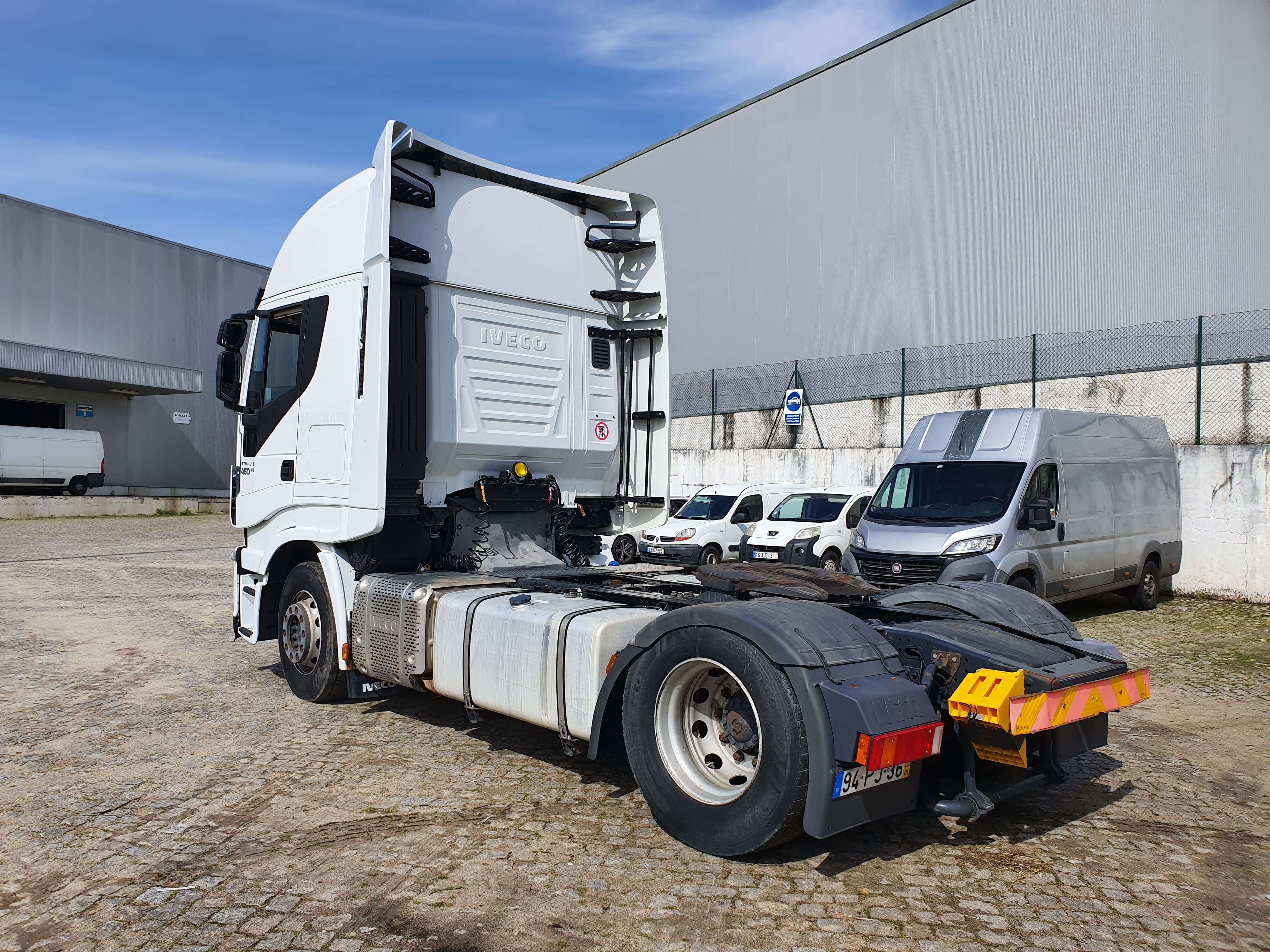 Iveco 460 · Ano 2015 — imagen 5