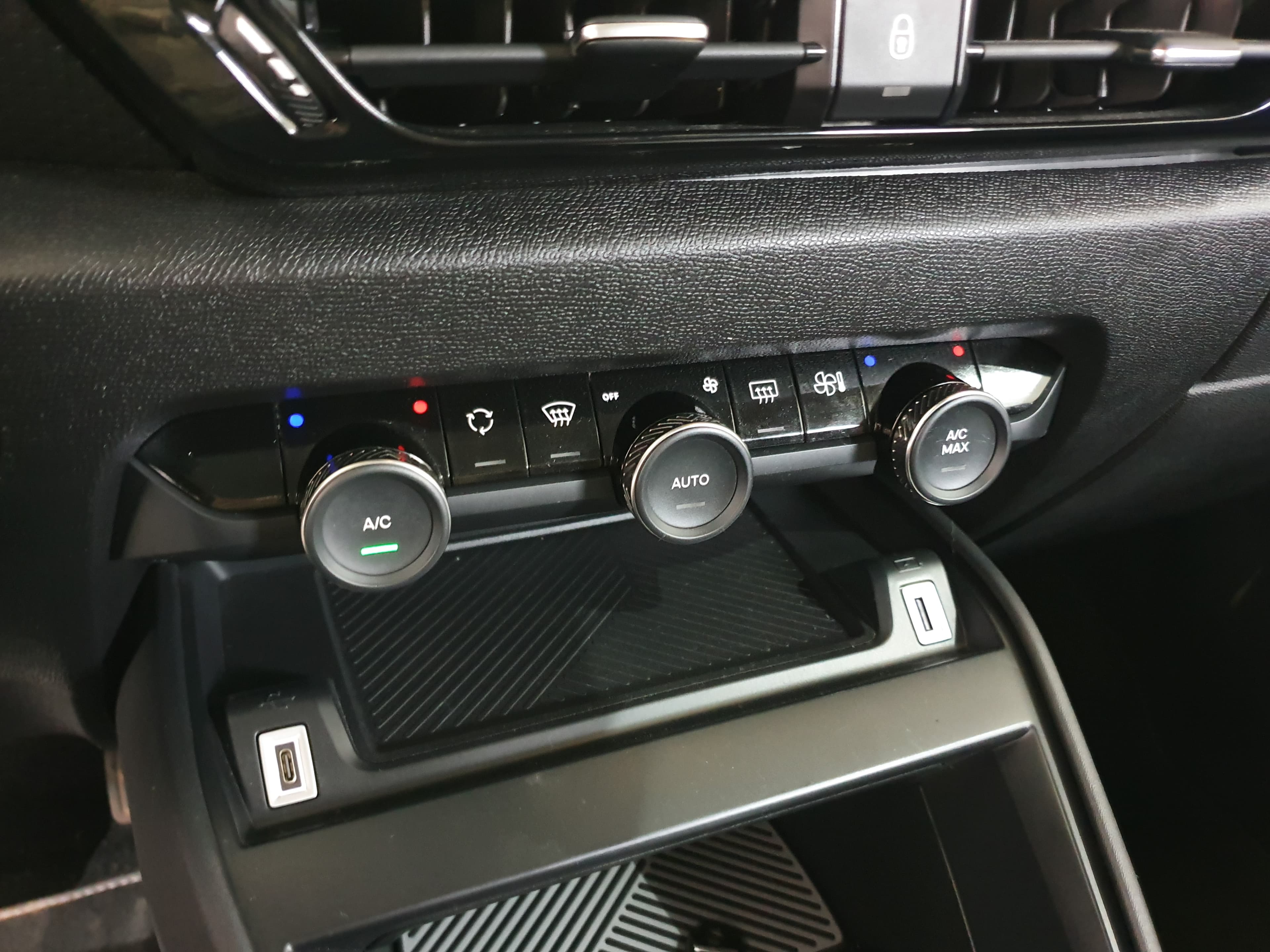 Citroën e-C4 · Ano 2022 — imagen 36