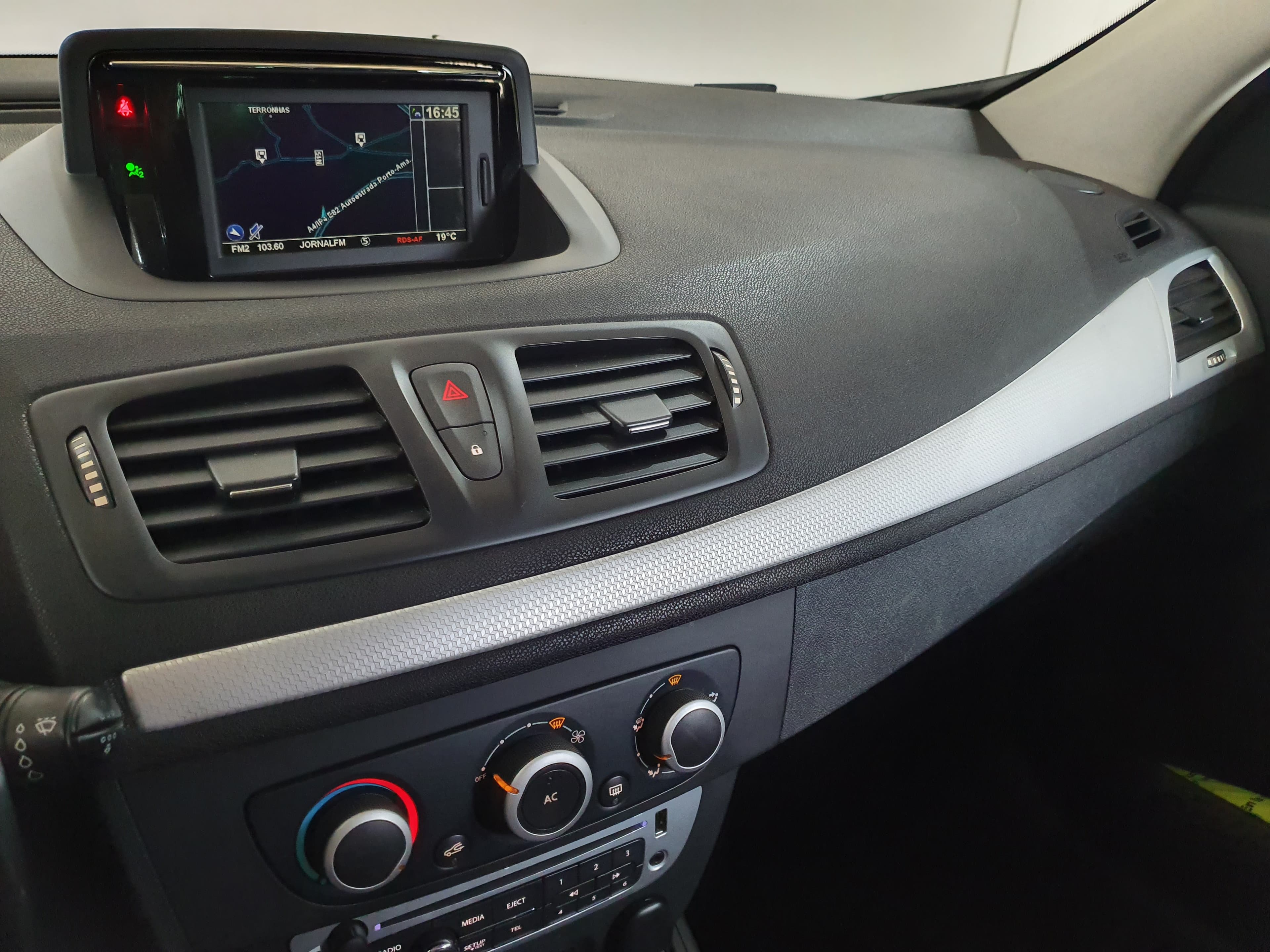 Renault Mégane · Ano 2013 — imagen 24