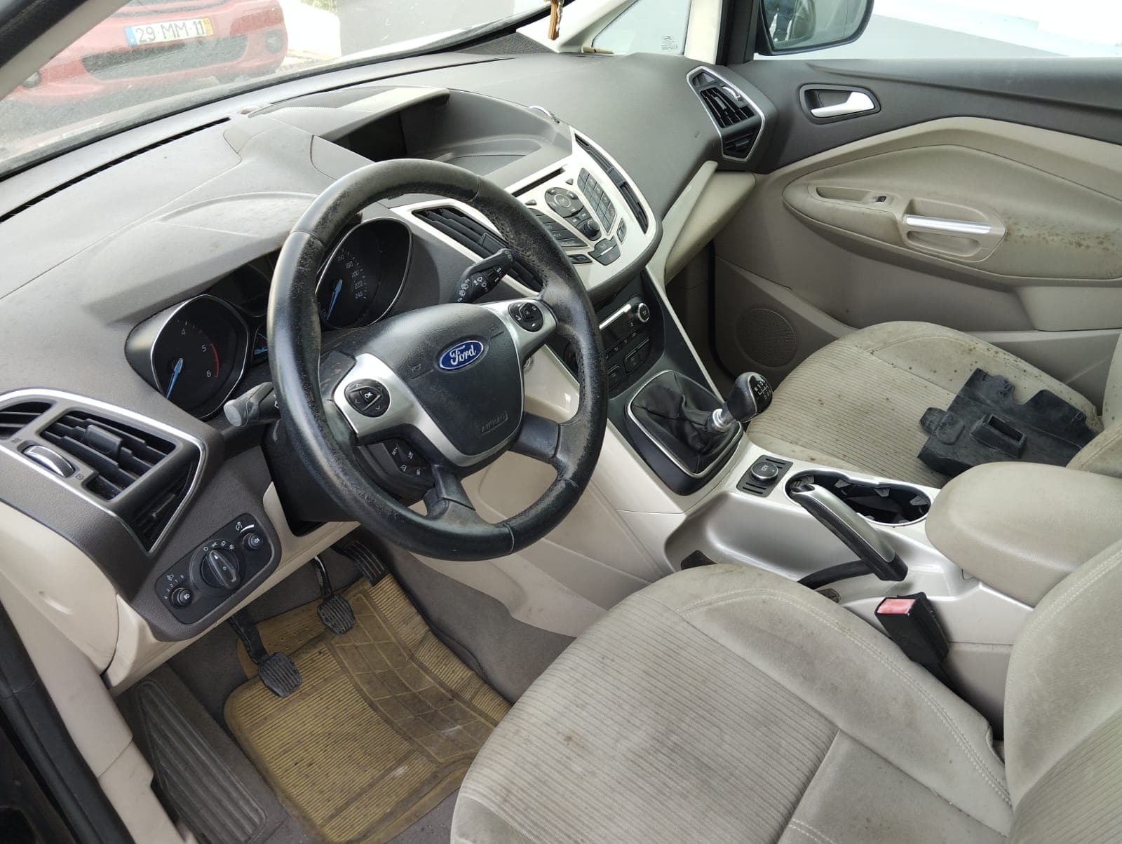 Ford Grand C-Max 1.6 TDCi · Ano 2015 — imagem 6
