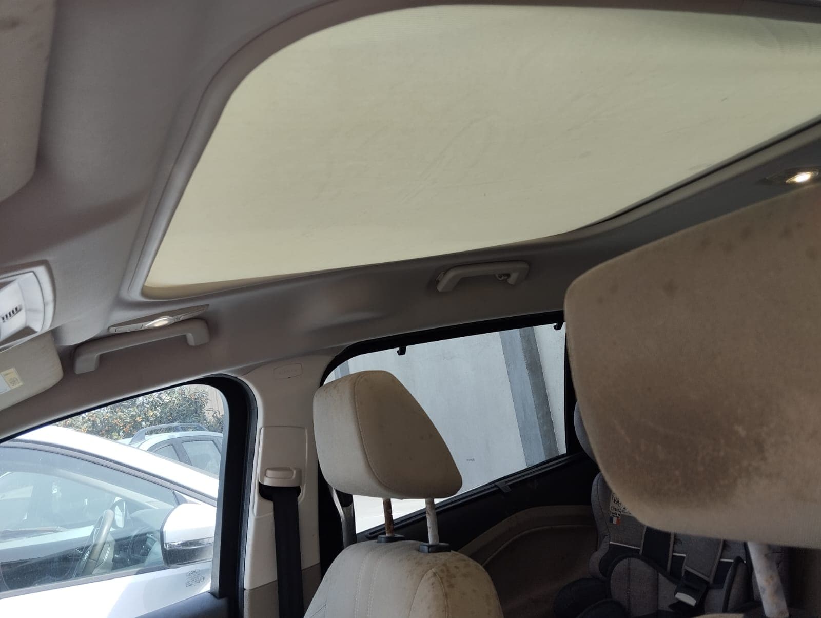 Ford Grand C-Max 1.6 TDCi · Ano 2015 — imagem 10