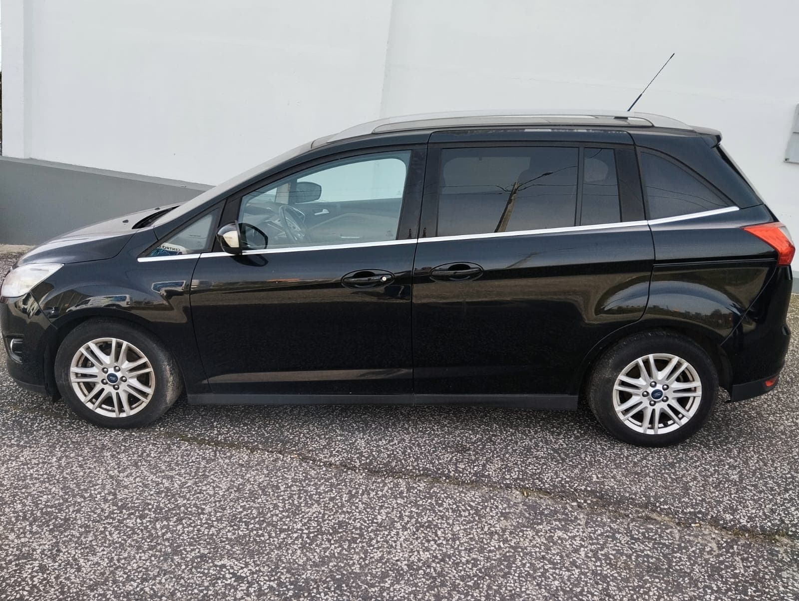 Ford Grand C-Max 1.6 TDCi · Ano 2015 — imagem 2