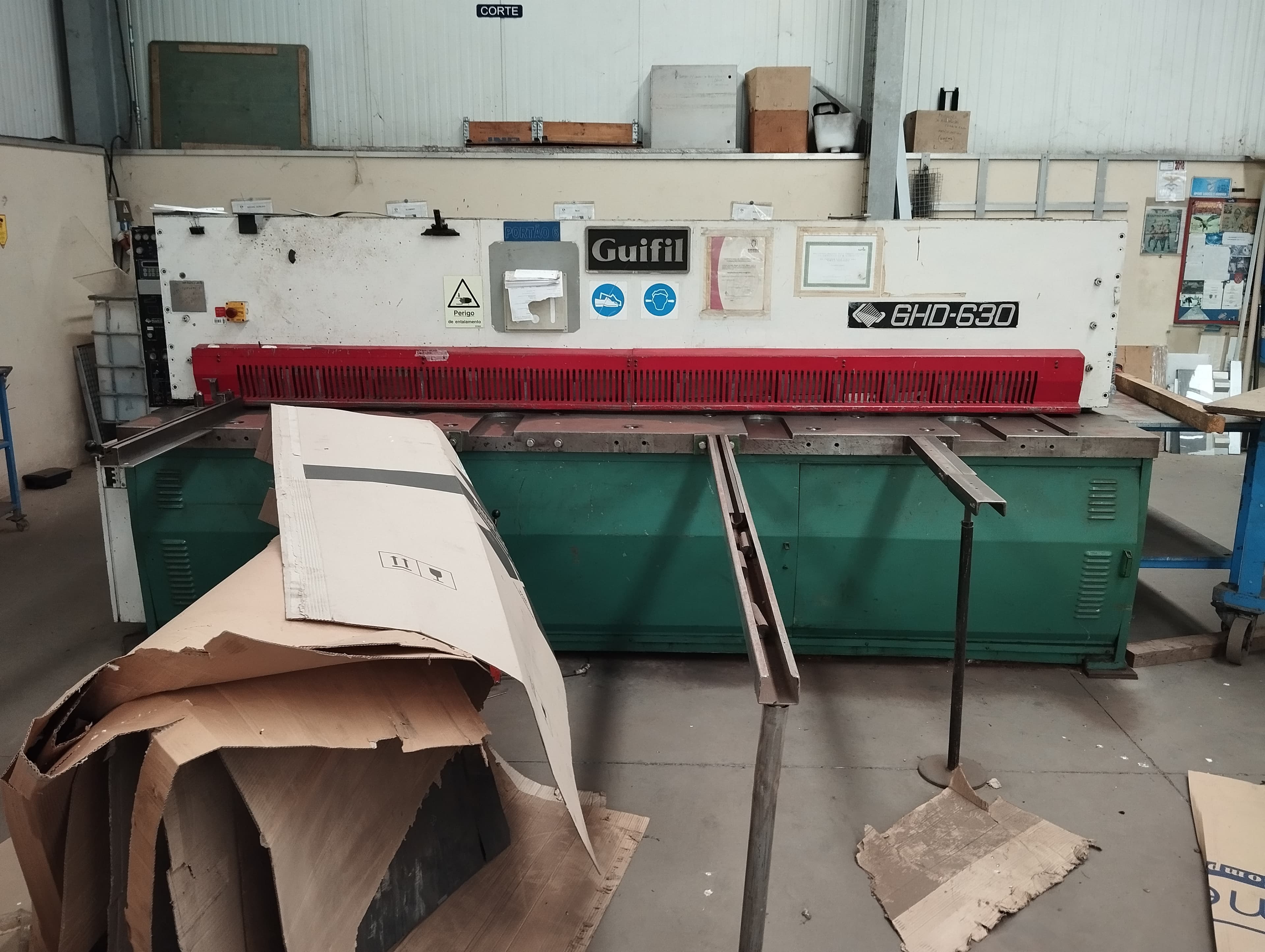 Guillotine — image 1