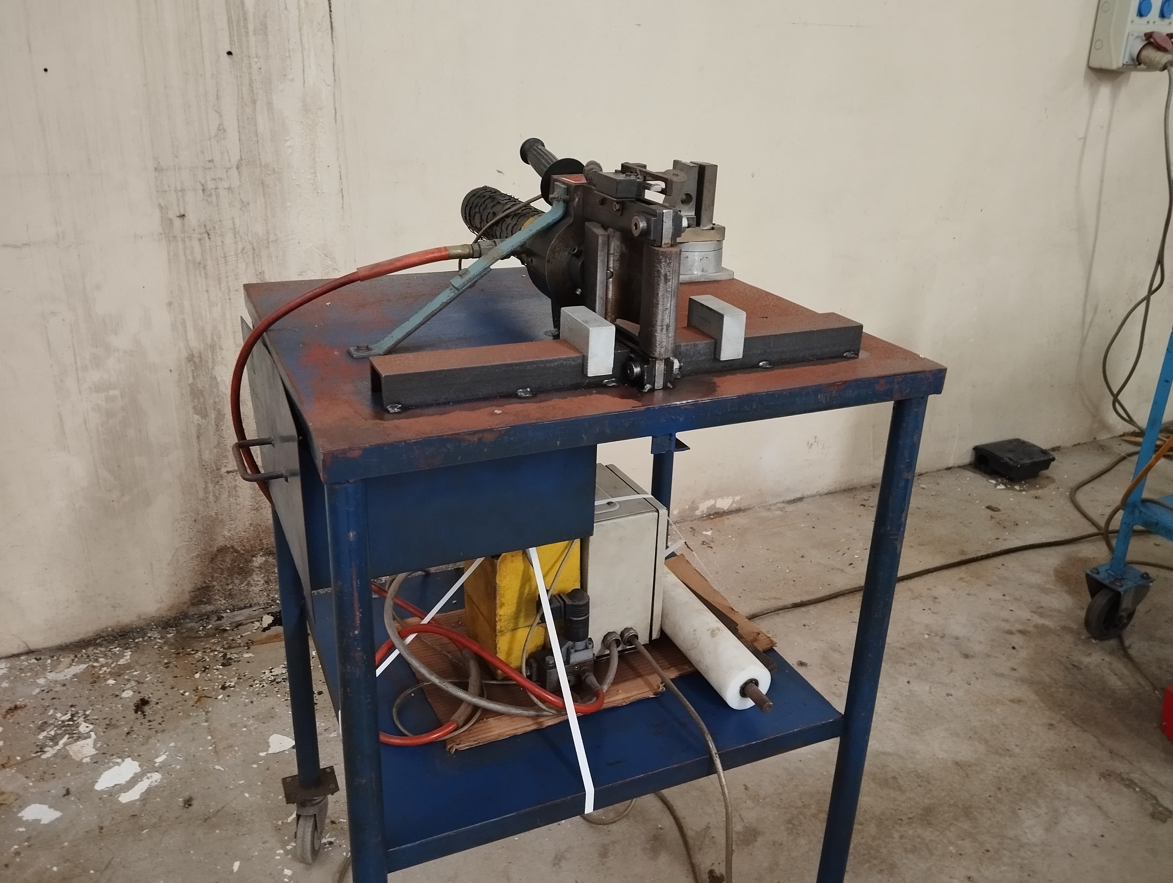 Máquina de Dobrar Metal + Puncionadores + Máquina de dobrar + Diversos — imagem 12