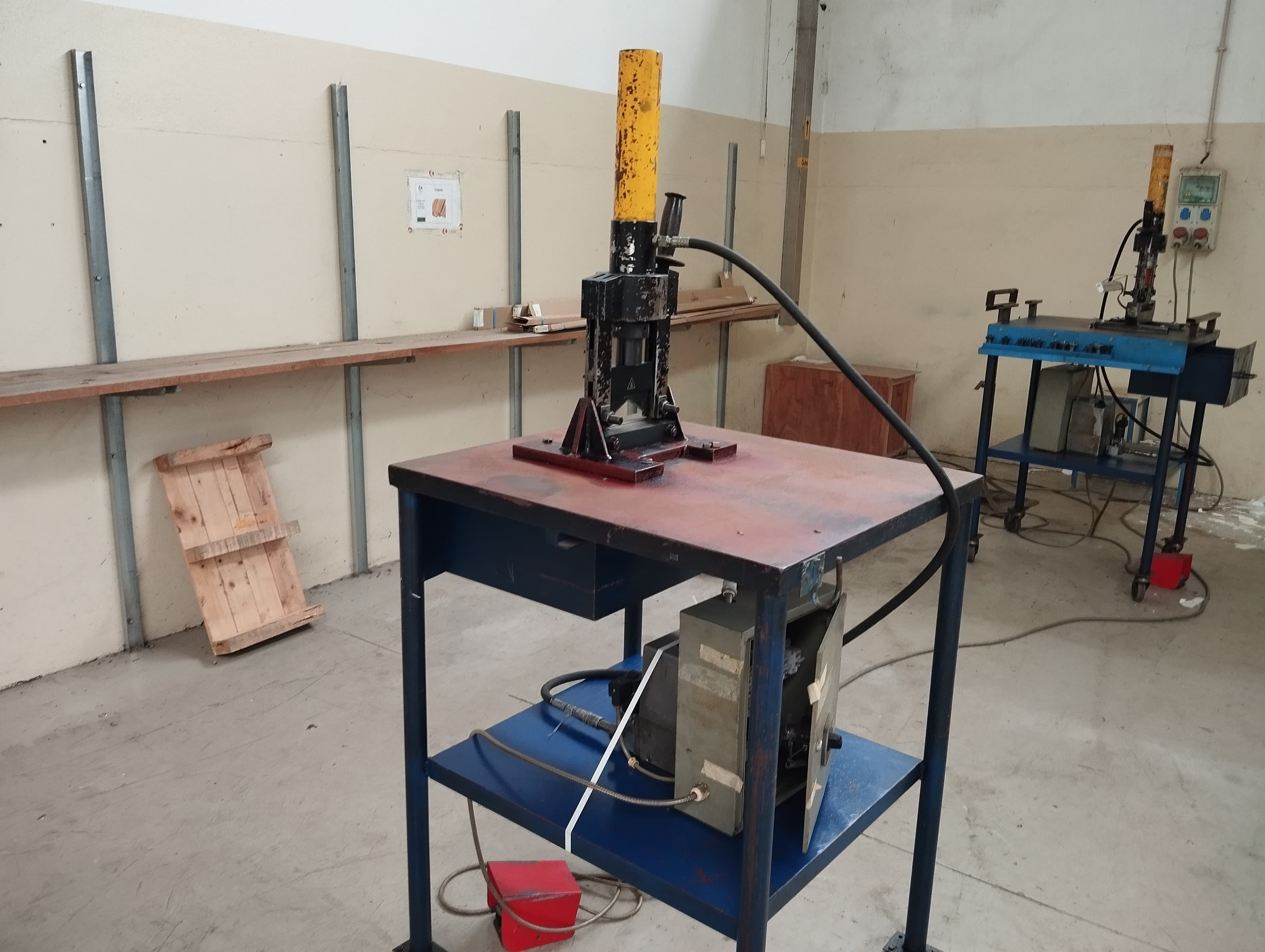 Máquina de Dobrar Metal + Puncionadores + Máquina de dobrar + Diversos — imagem 2