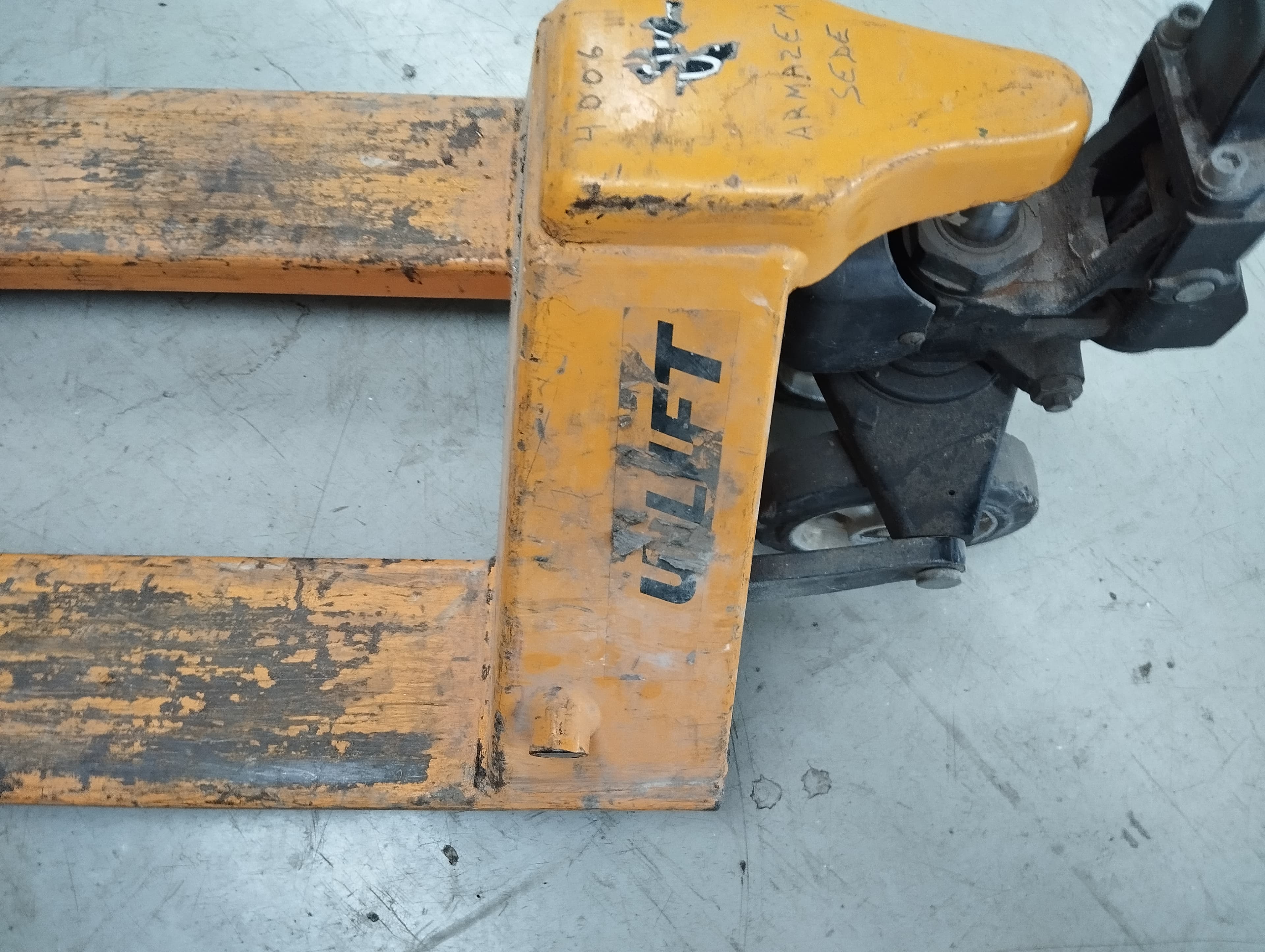 Porta paletes · Grua hidráulica motores — image 4