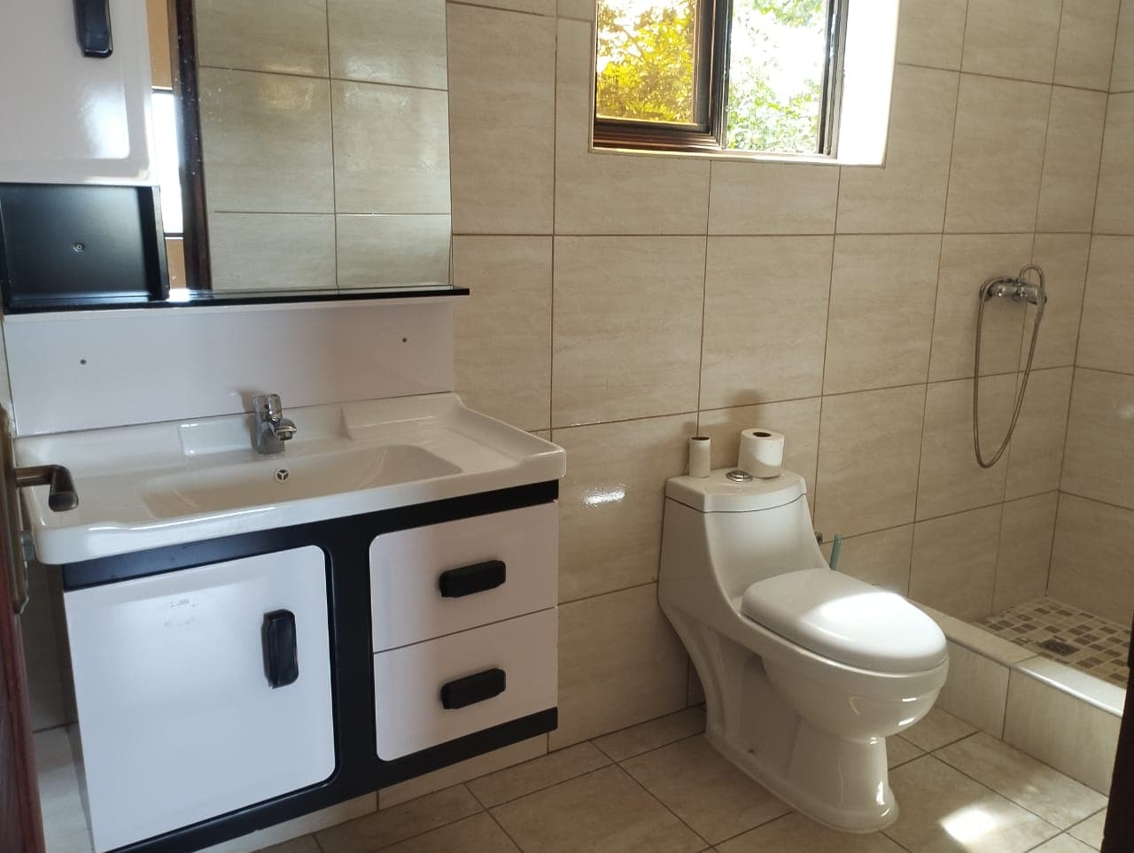 Infraestruturas em Terreno de 4500m² no Bairro de Tchumene 2 — imagen 11