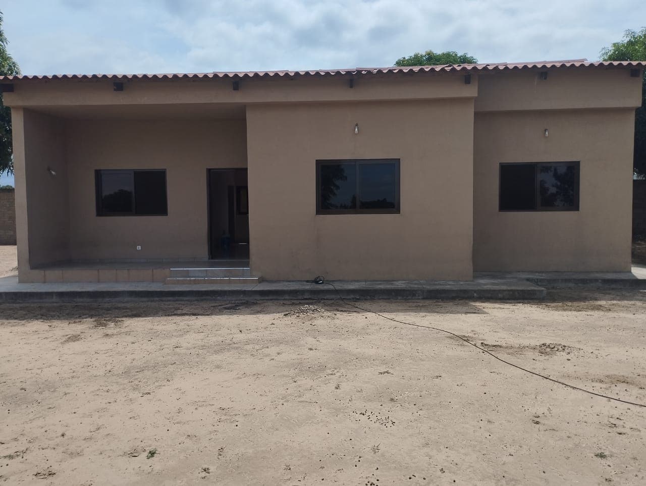 Infraestruturas em Terreno de 4500m² no Bairro de Tchumene 2 — imagen 7