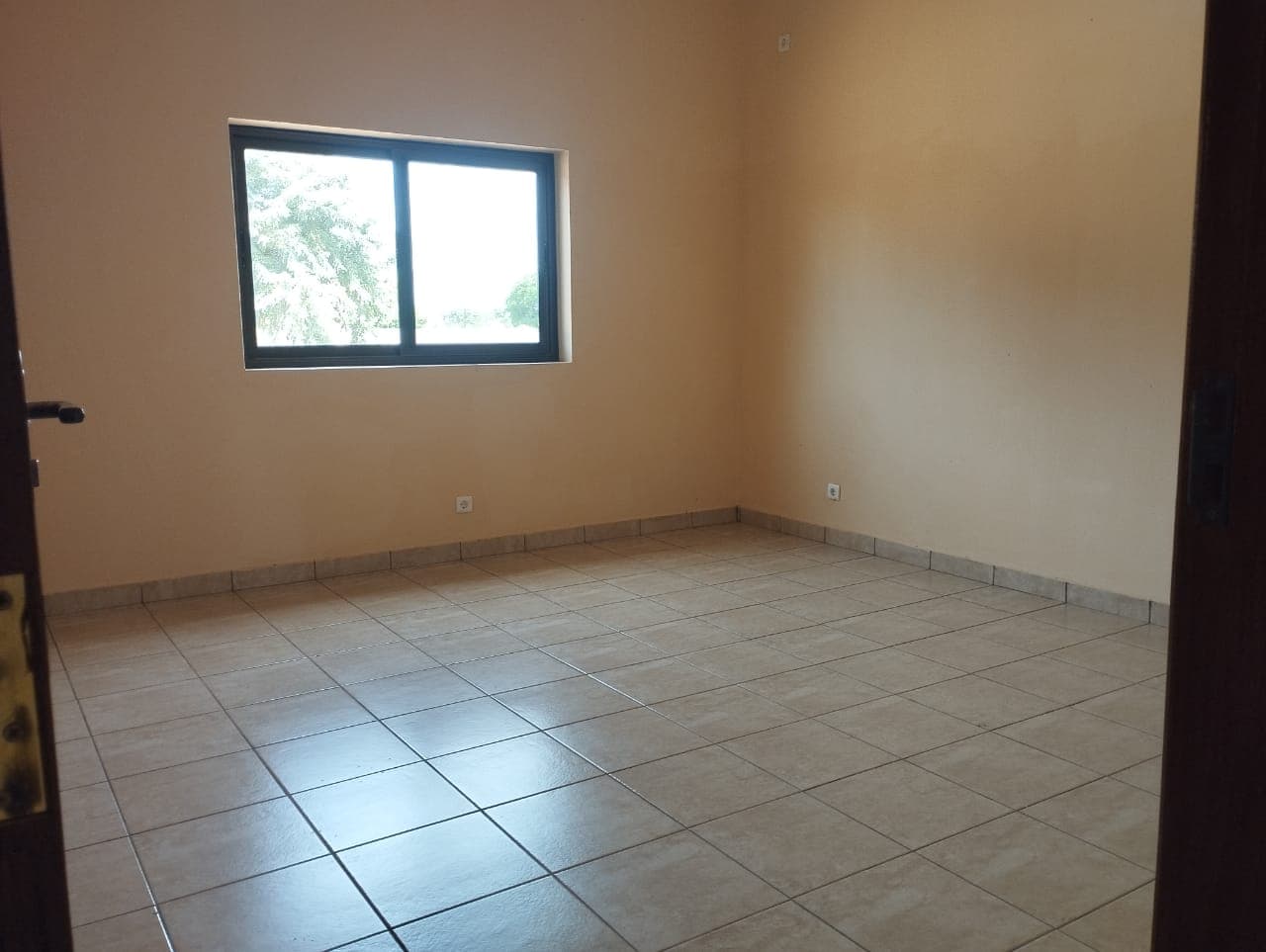 Infraestruturas em Terreno de 4500m² no Bairro de Tchumene 2 — imagen 12