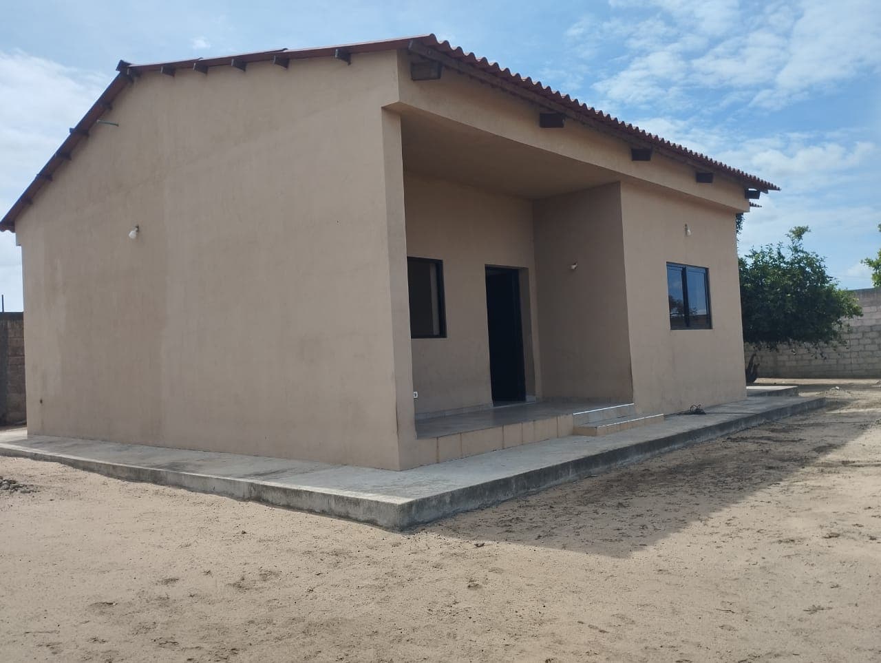 Infraestruturas em Terreno de 4500m² no Bairro de Tchumene 2 — imagen 10