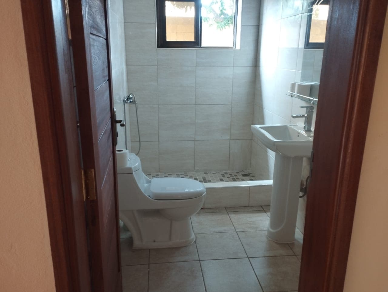 Infraestruturas em Terreno de 4500m² no Bairro de Tchumene 2 — imagen 14