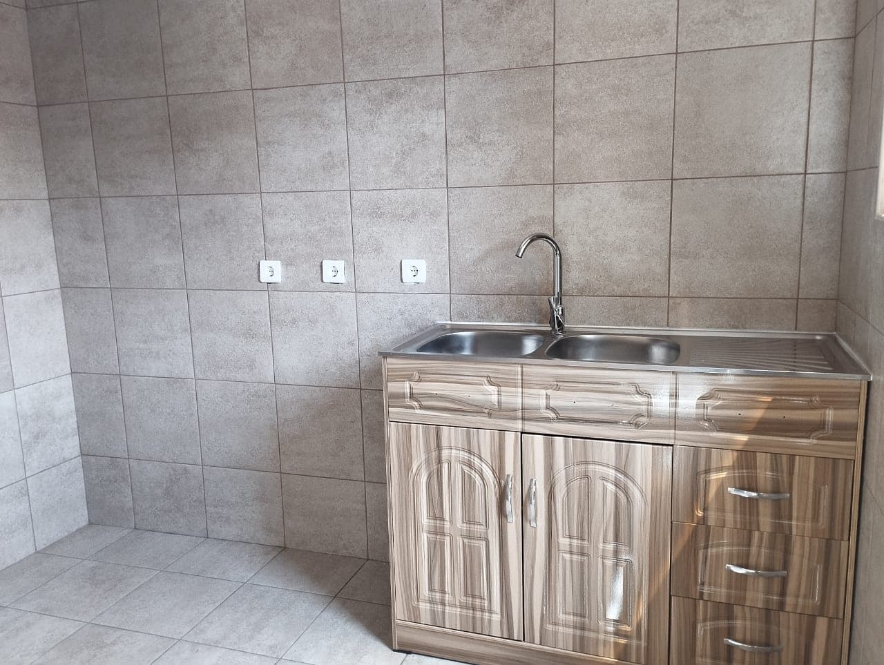 Infraestruturas em Terreno de 4500m² no Bairro de Tchumene 2 — imagen 13