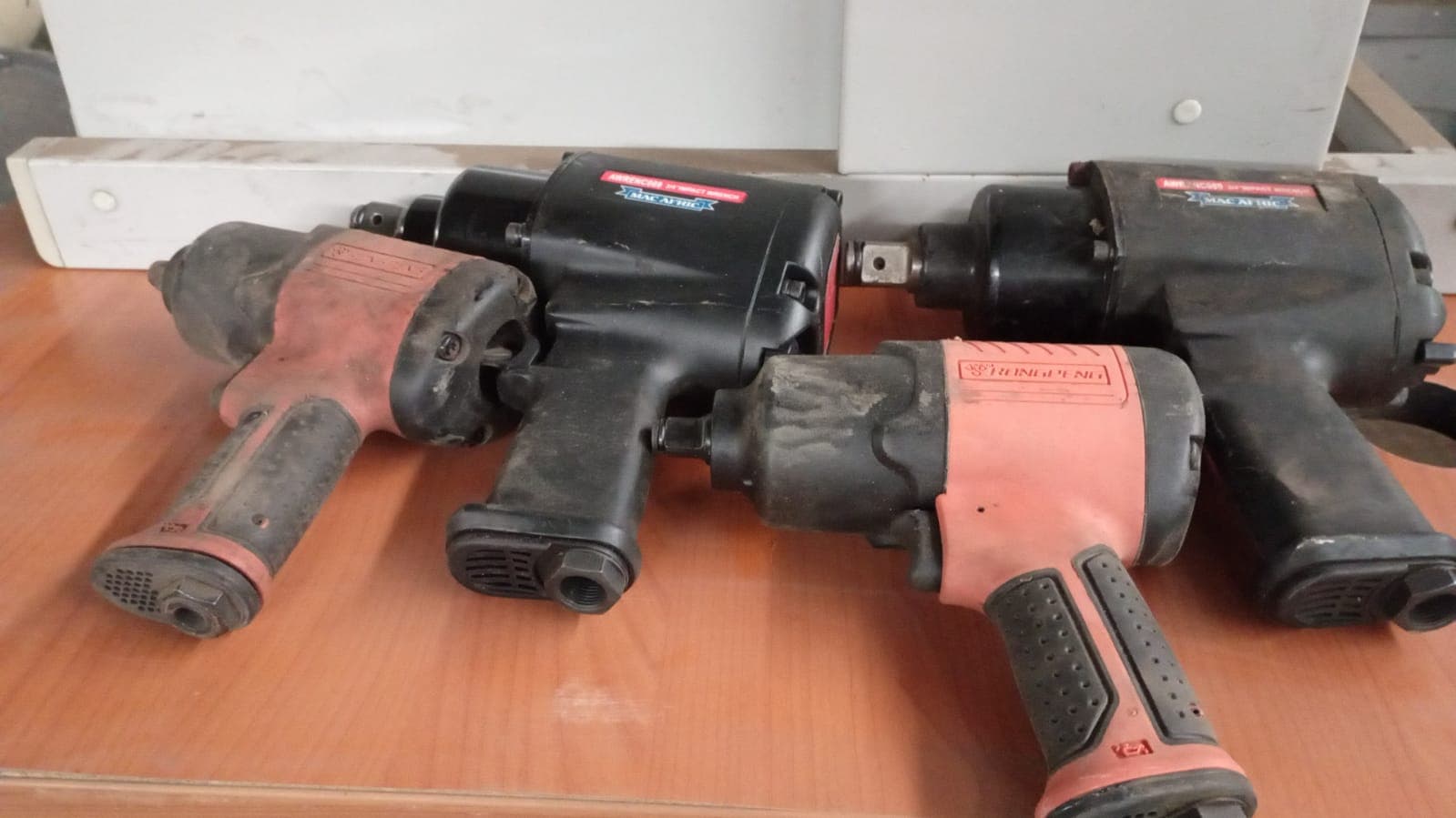 Pistolas pneumáticas. — imagem 2