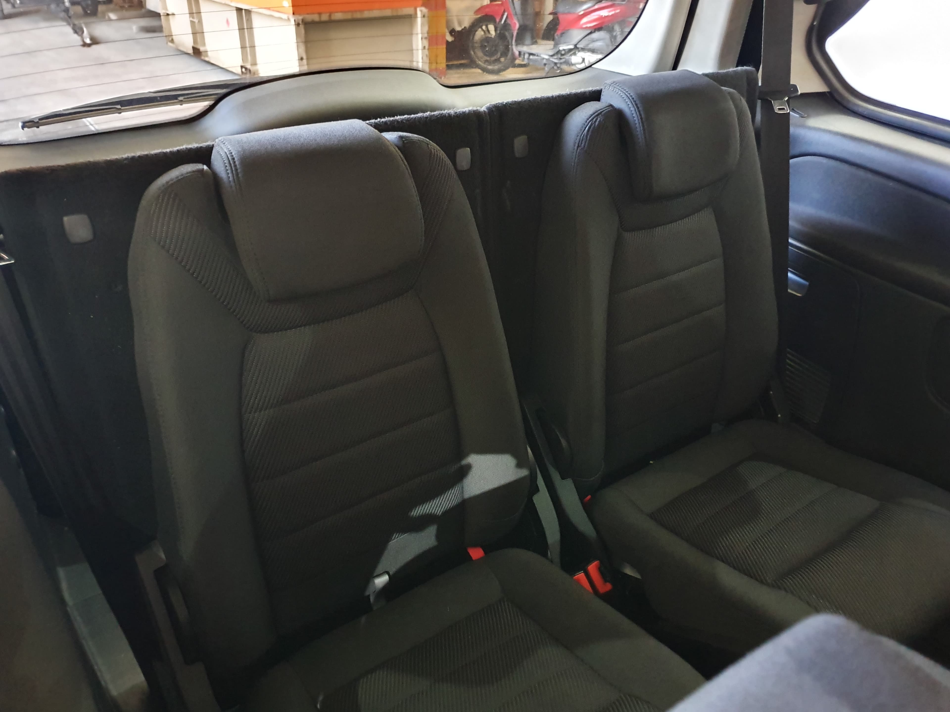 Ford Galaxy · Ano 2011 — image 25