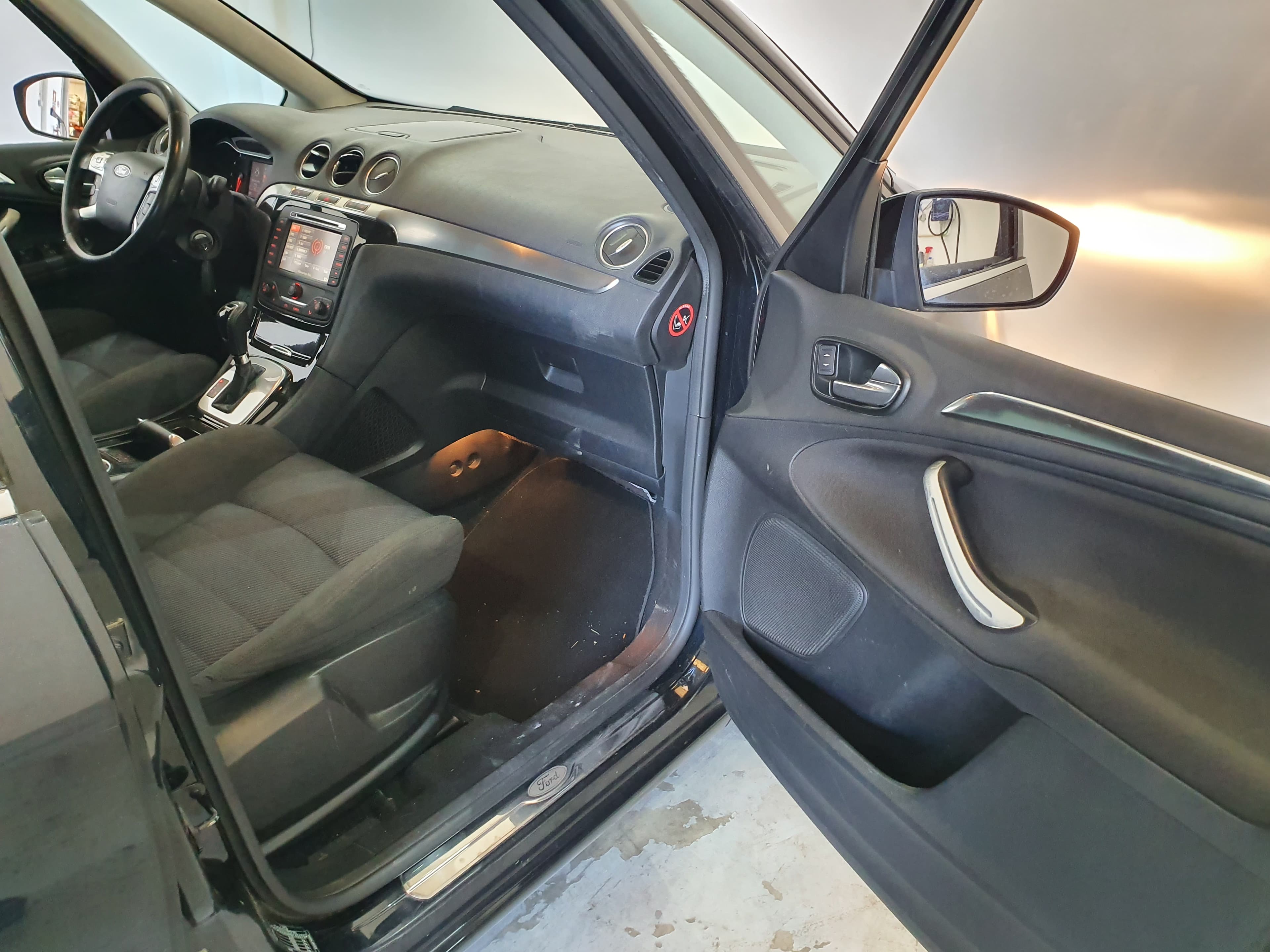 Ford Galaxy · Ano 2011 — image 26