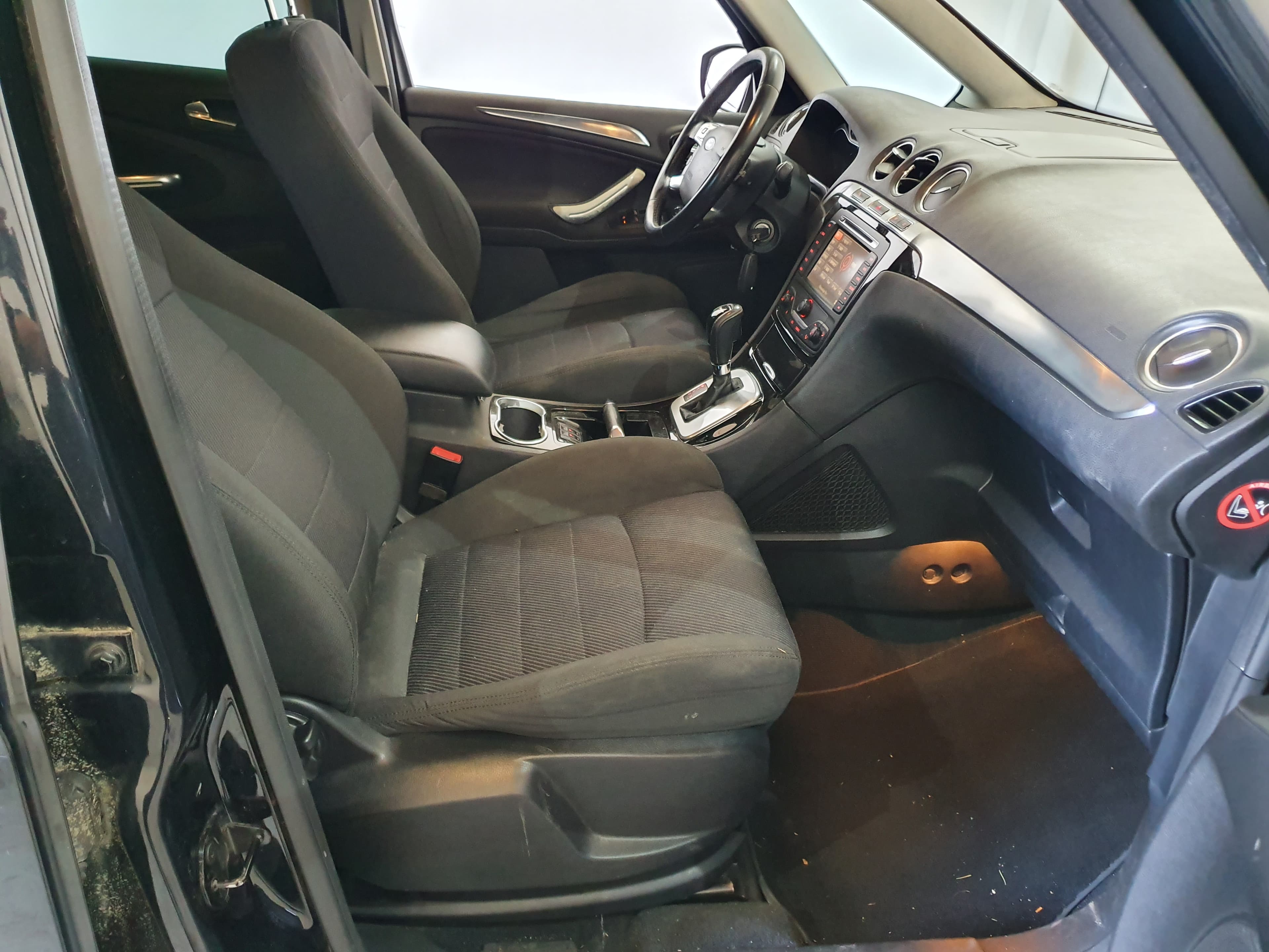Ford Galaxy · Ano 2011 — image 28