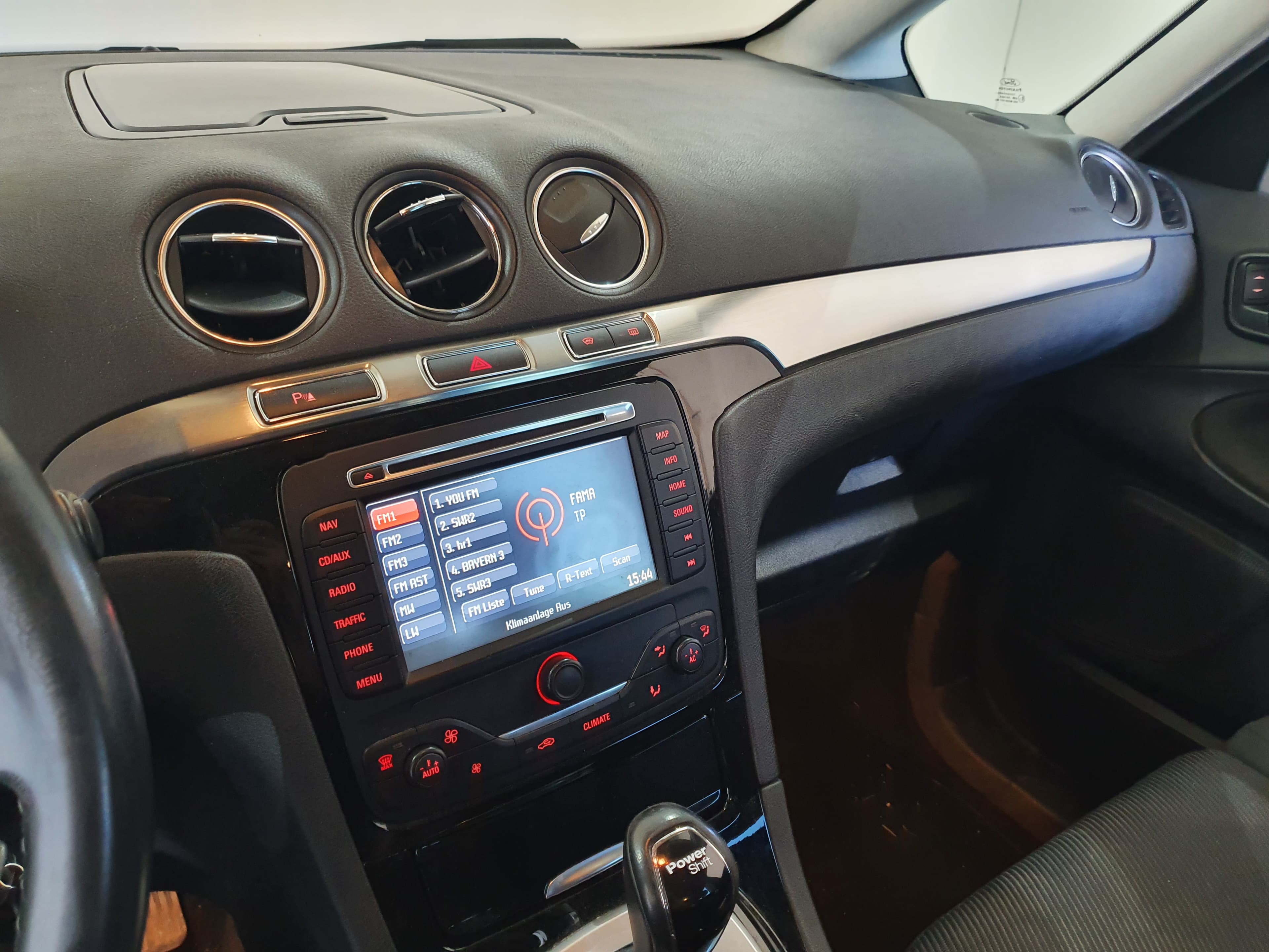 Ford Galaxy · Ano 2011 — image 32