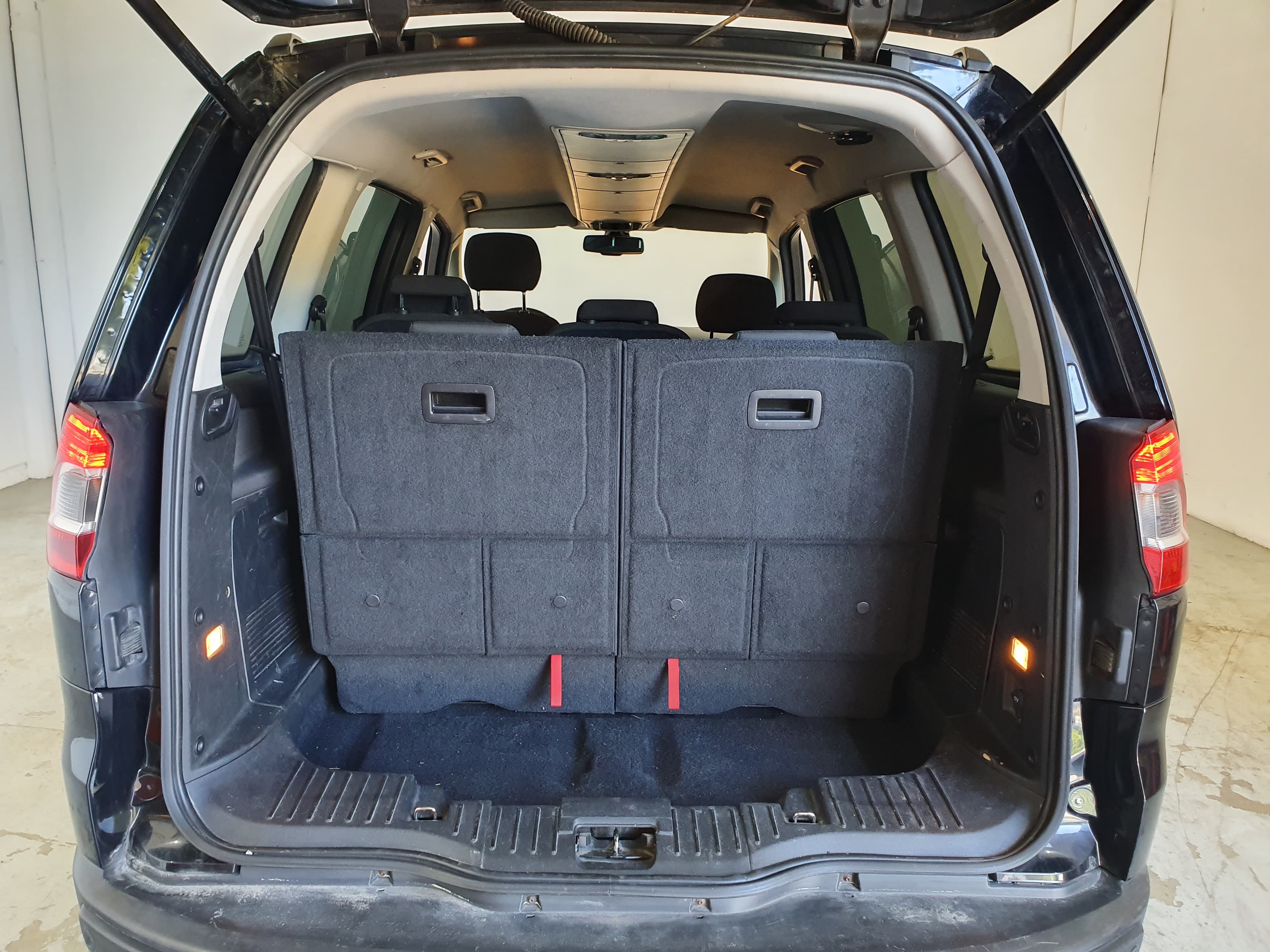Ford Galaxy · Ano 2011 — image 9