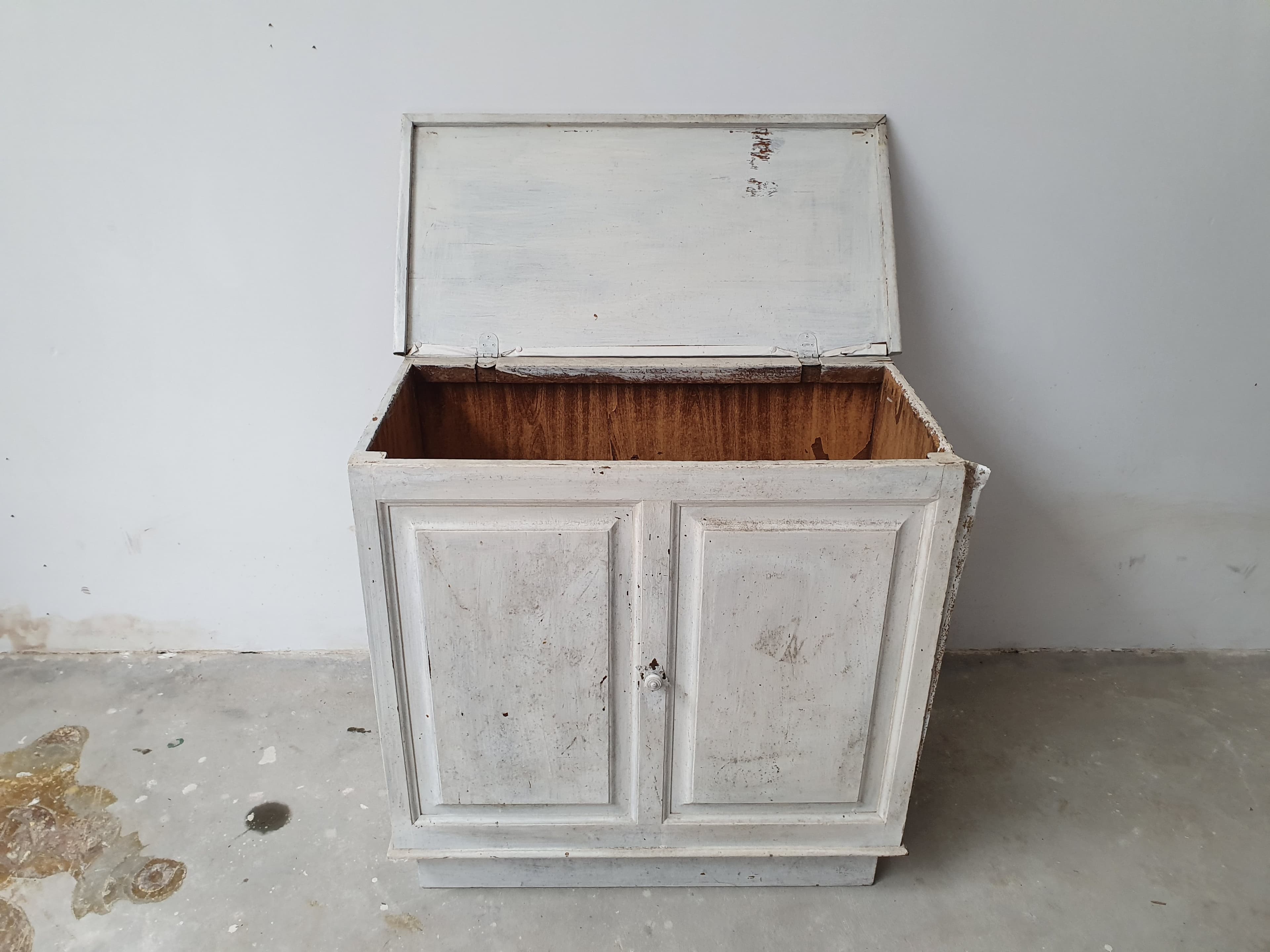 Furniture — image 5