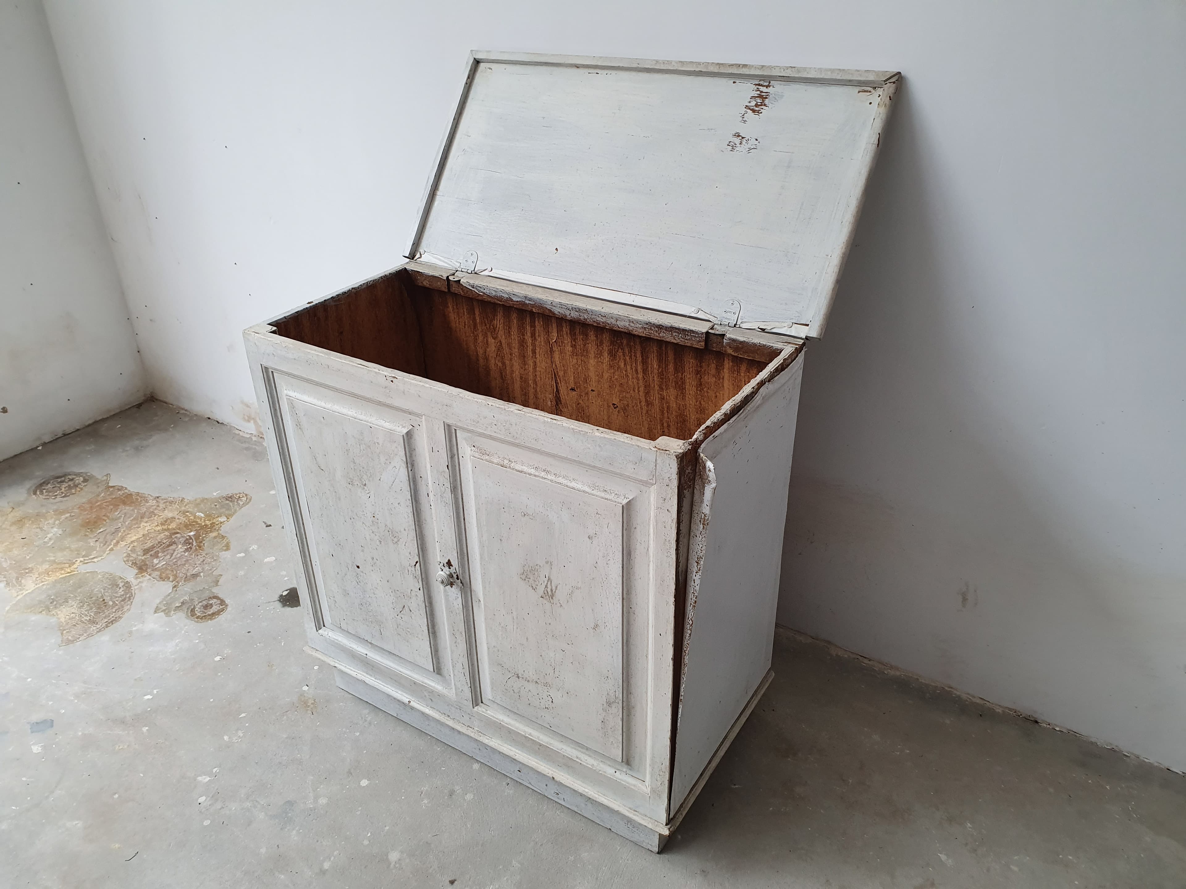 Furniture — image 8