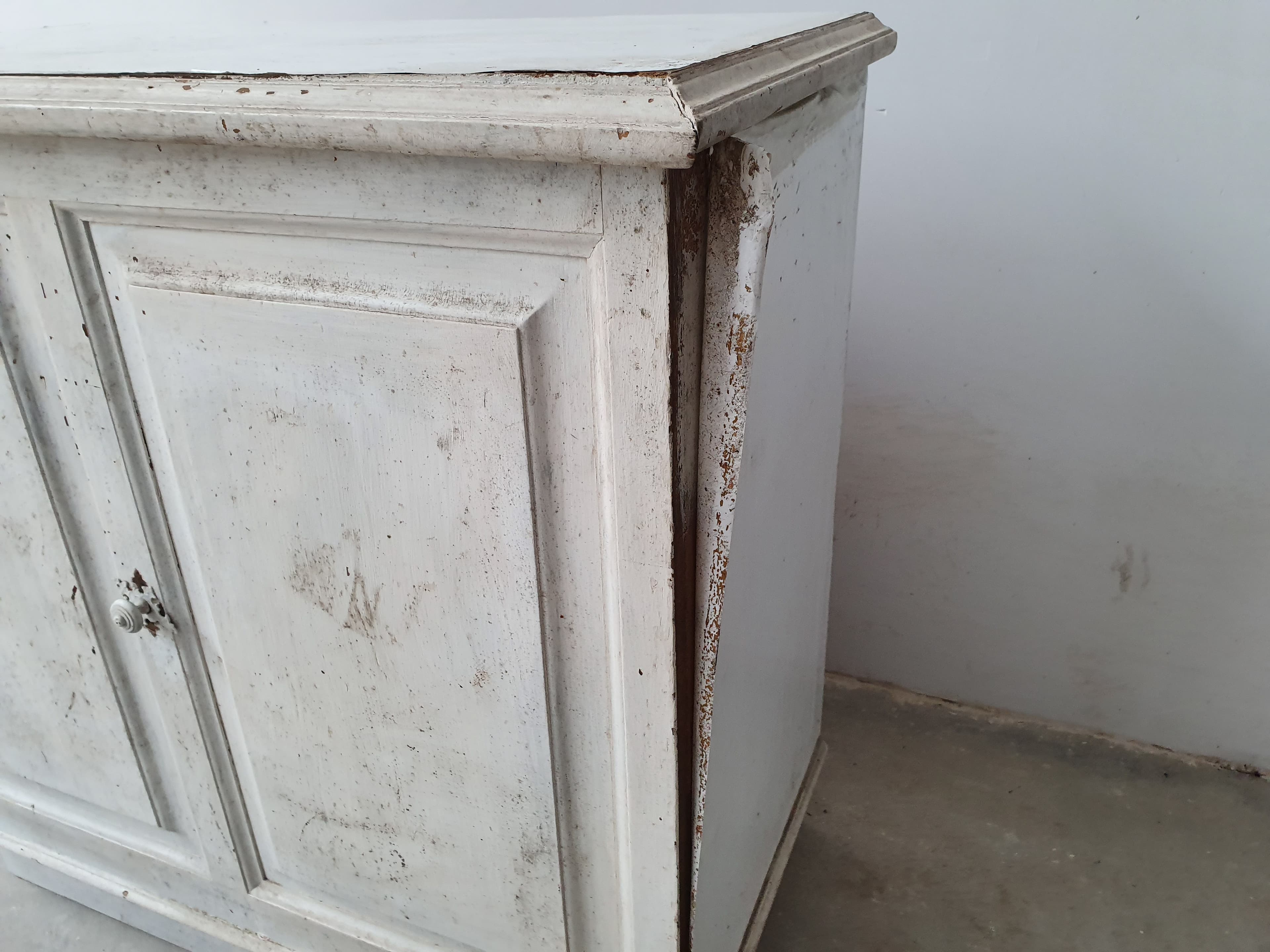 Furniture — image 4
