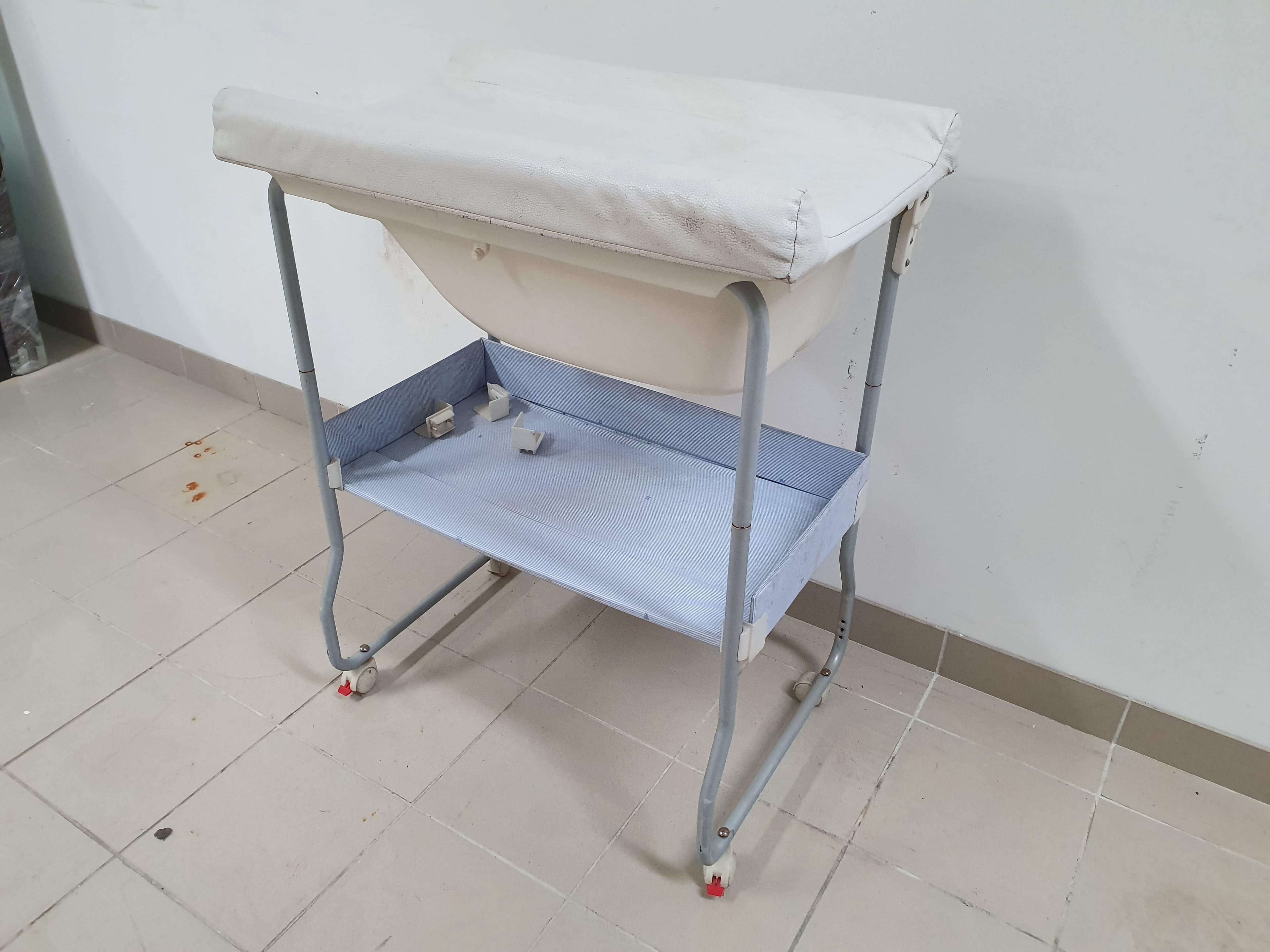 Muda Fraldas e Banheira — imagem 3