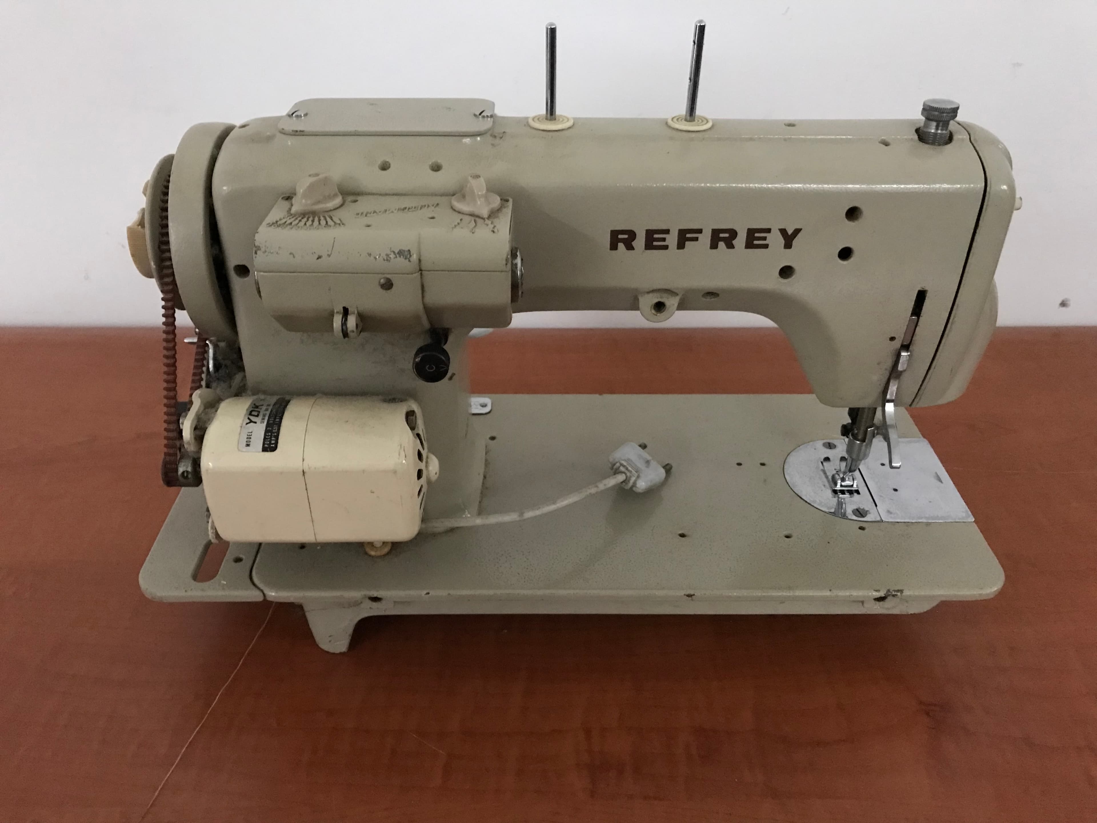 Máquina de Coser Refrey — imagen 6