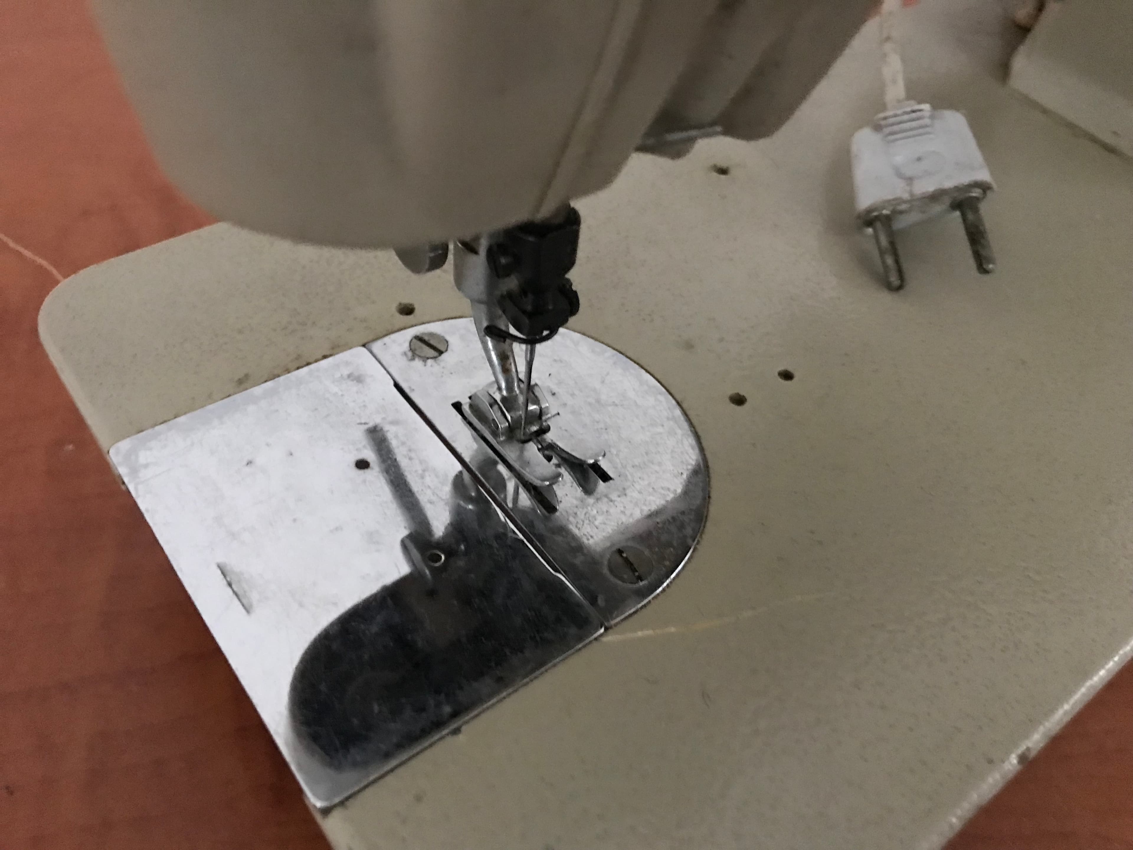 Máquina de Coser Refrey — imagen 10