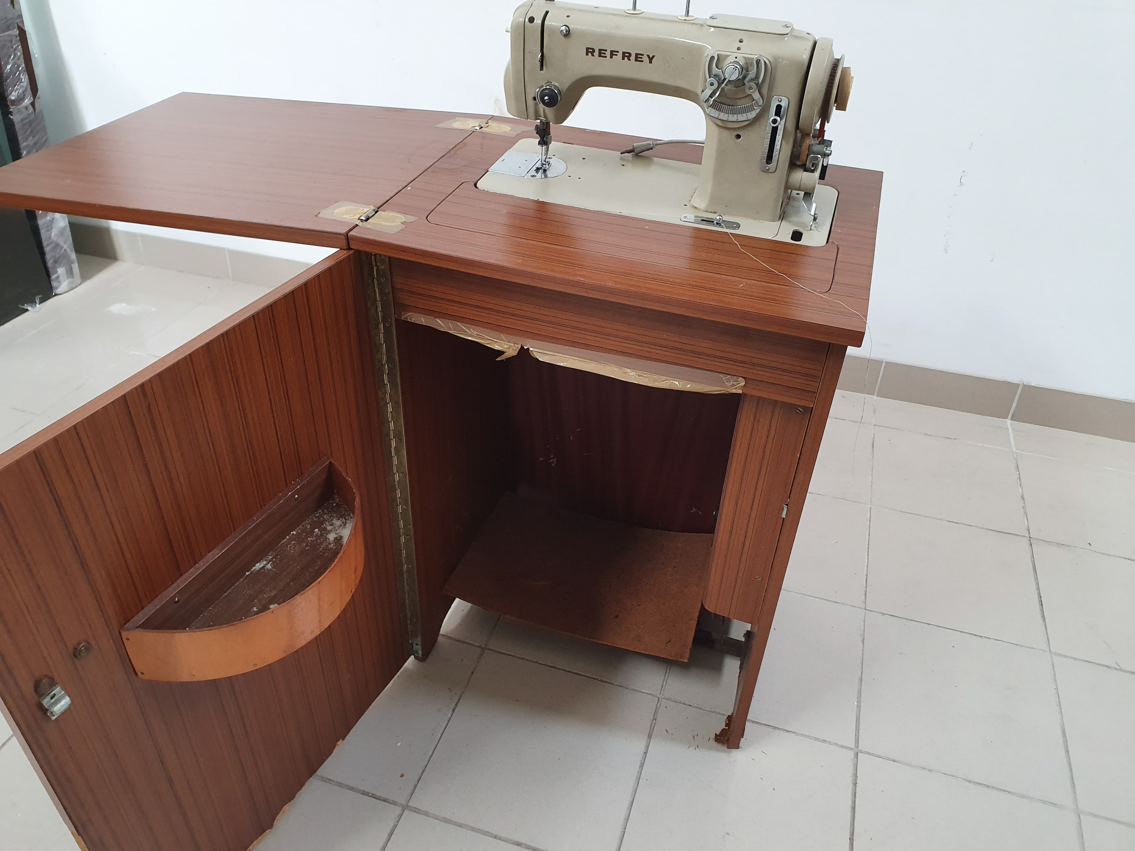 Máquina de Coser Refrey — imagen 11