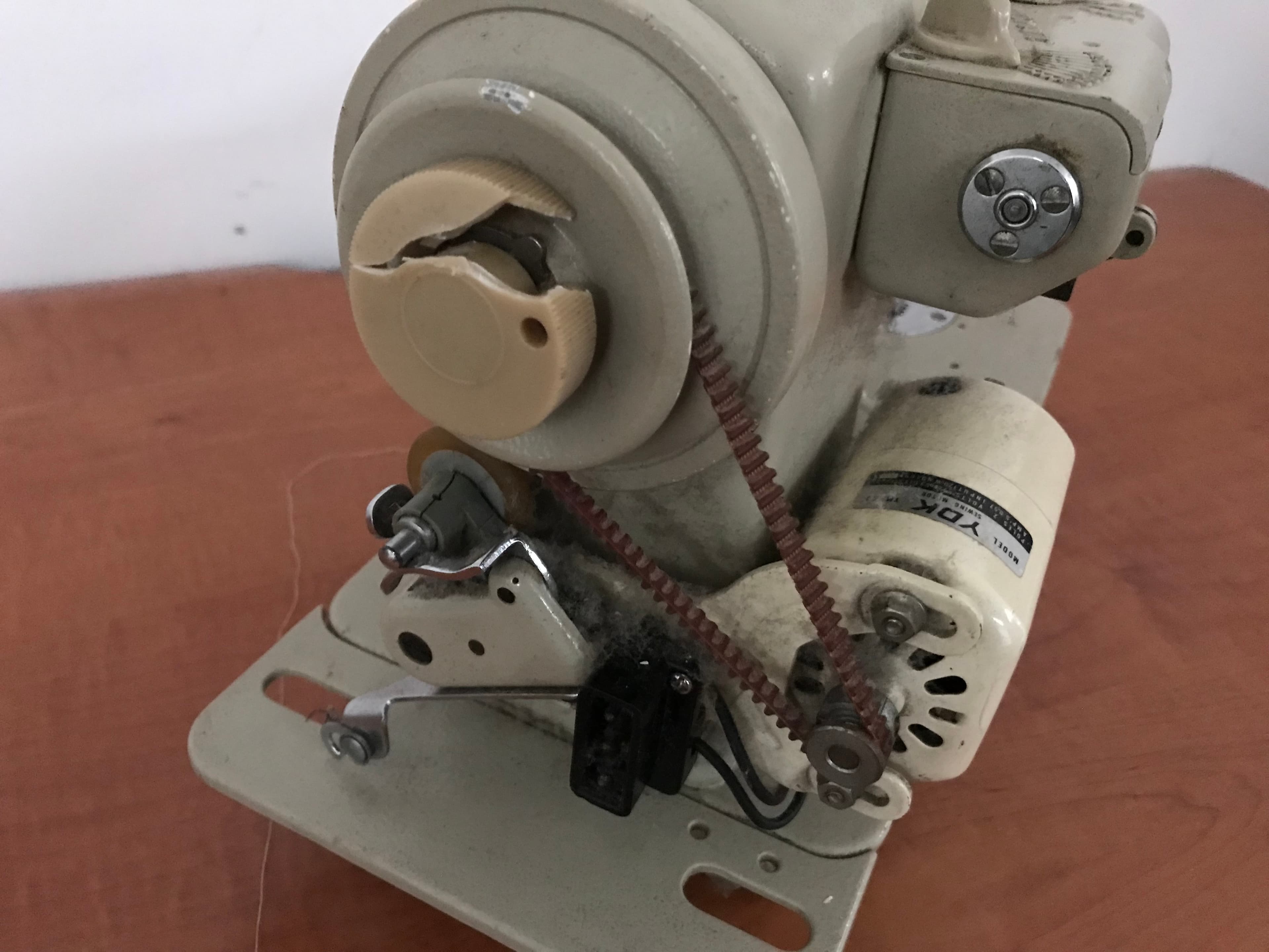 Máquina de Coser Refrey — imagen 9