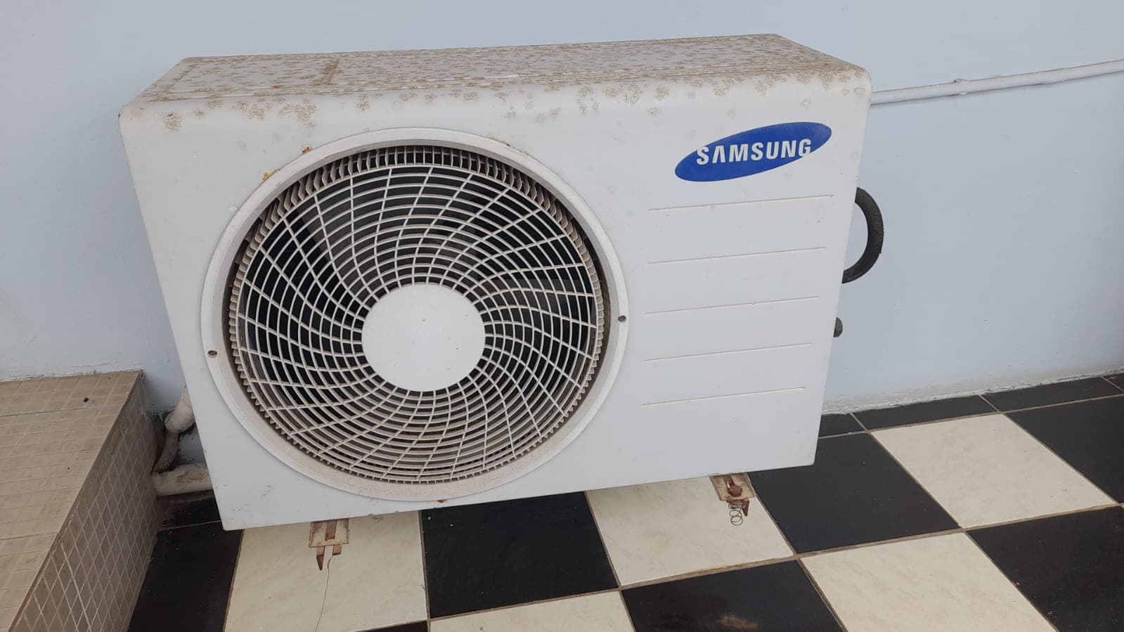 AC AUX