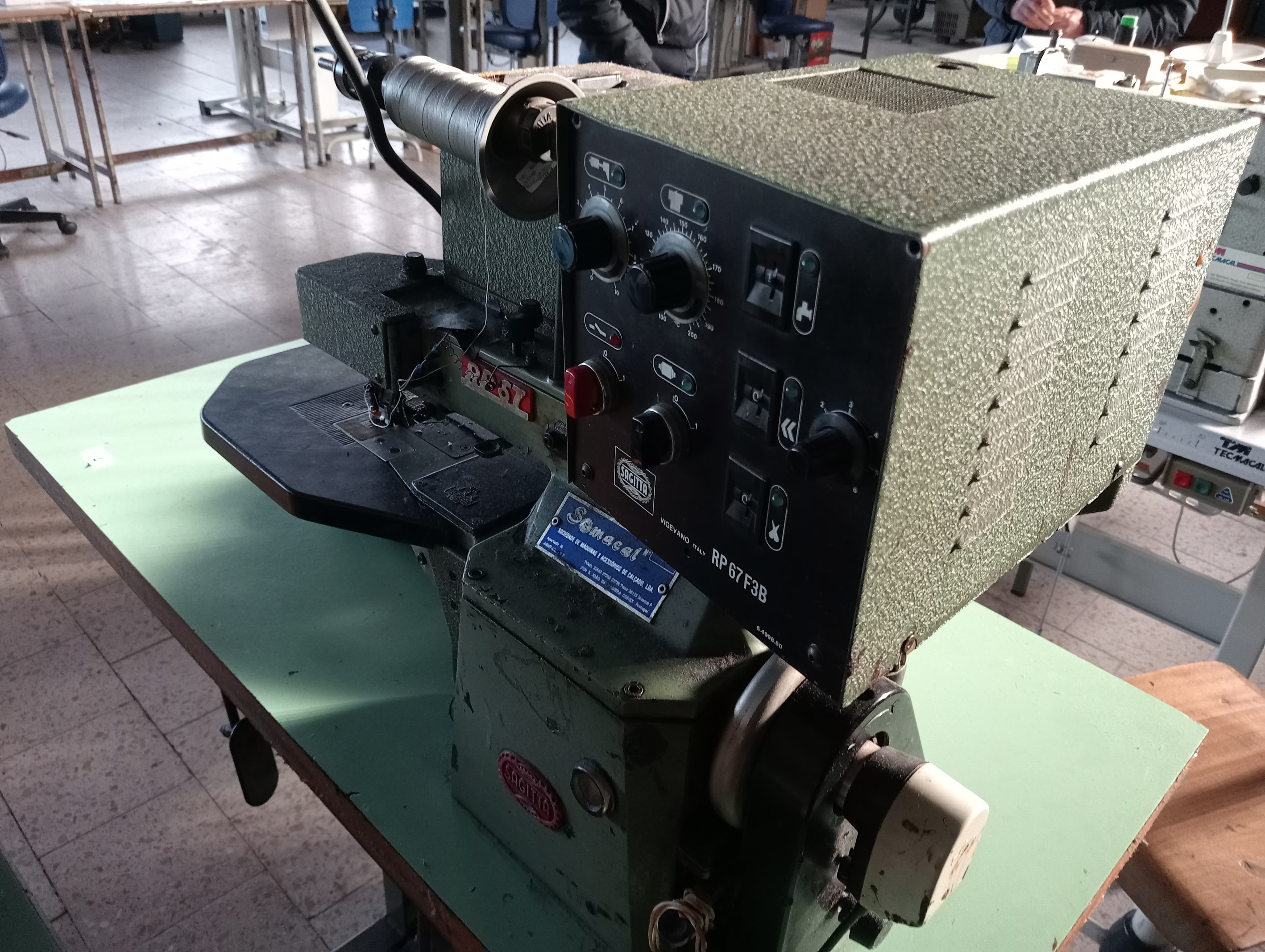Máquinas de Orlar + Máquina de Braço
