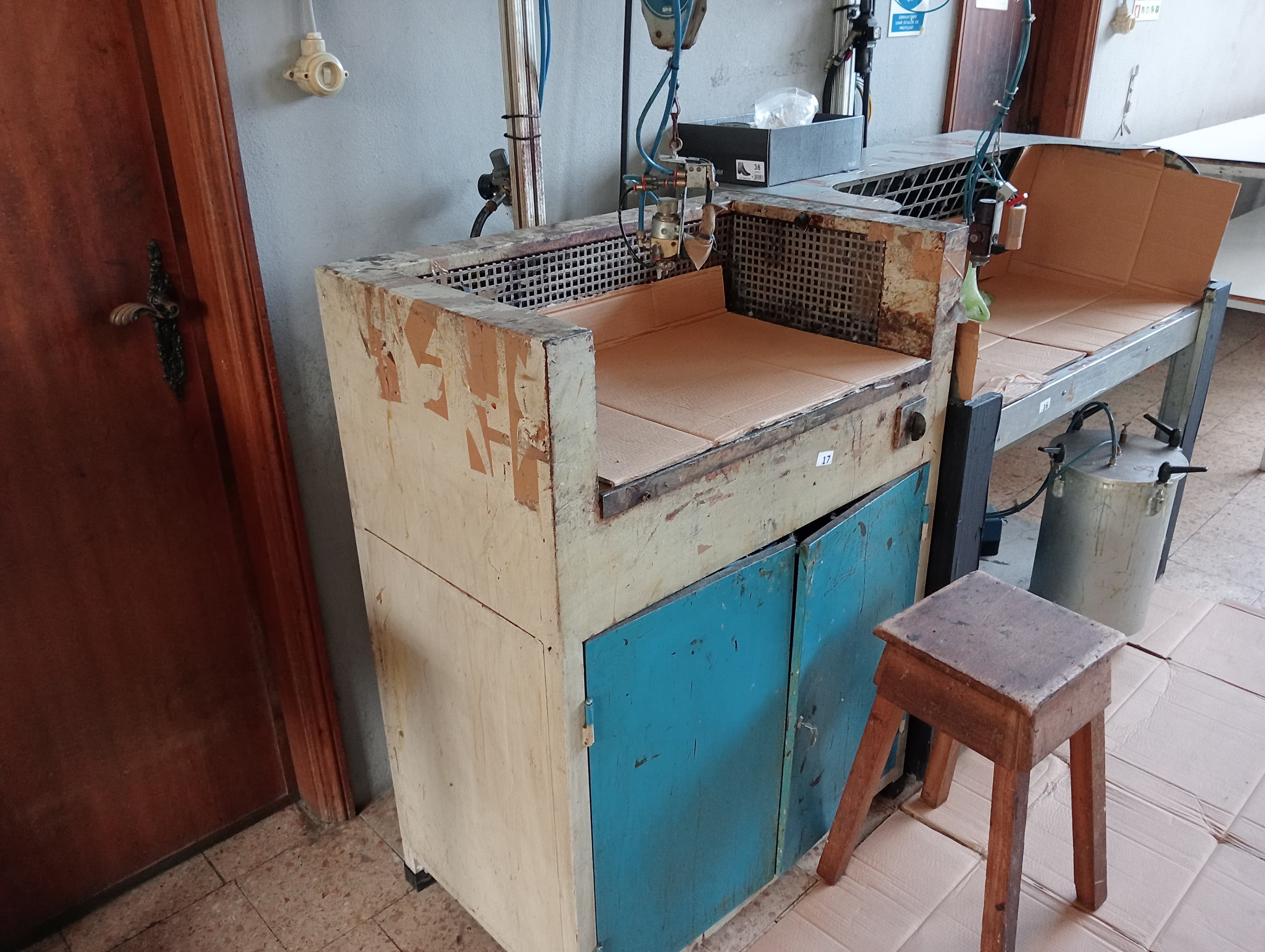 Máquinas de Ilhoses · Mesas de dar cola — imagem 17