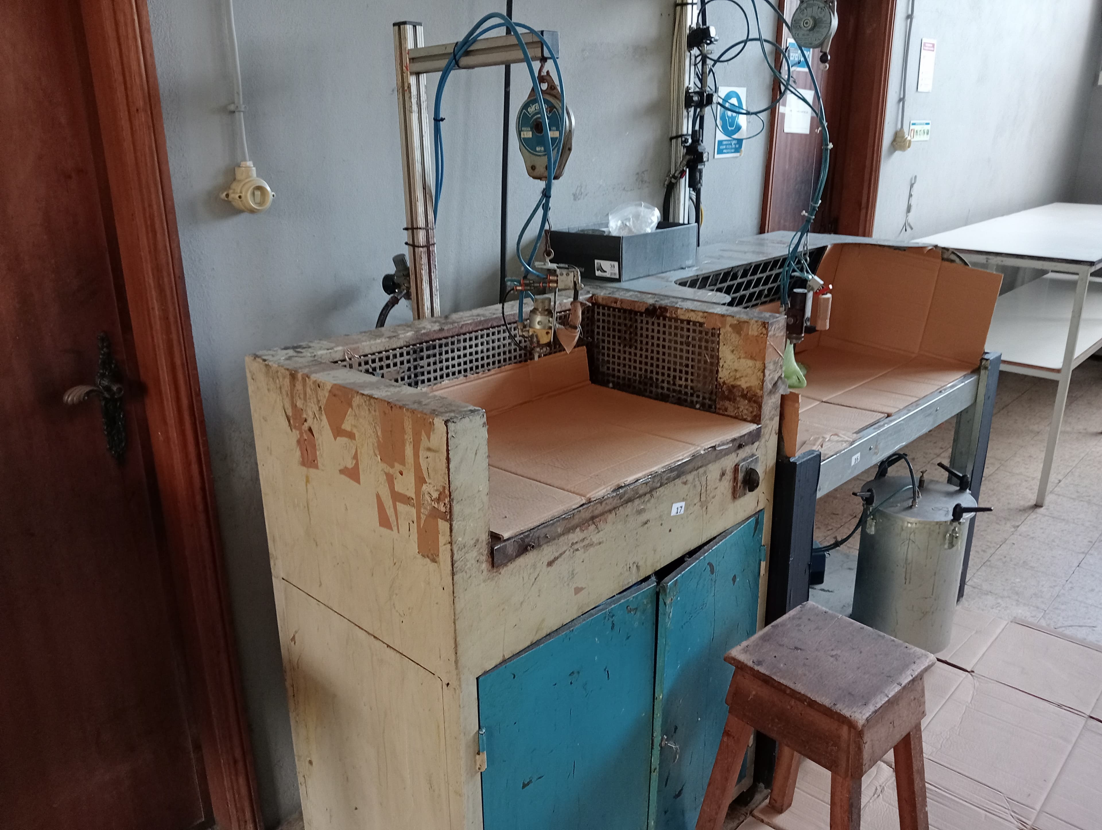 Máquinas de Ilhoses · Mesas de dar cola — imagem 16