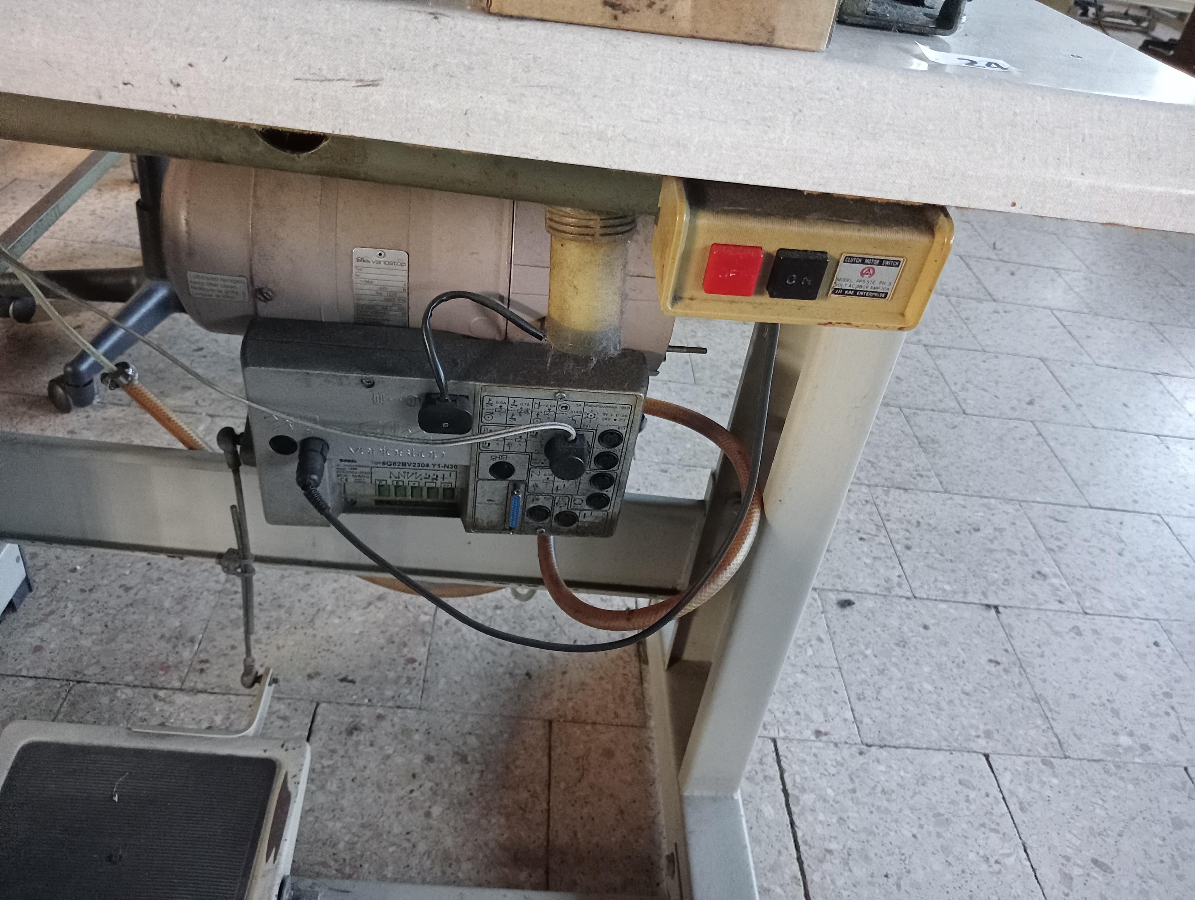 Máquinas de Ponto Corrido · Máquina de Zig-Zag  · Máquinas de Coluna Alta — imagem 18