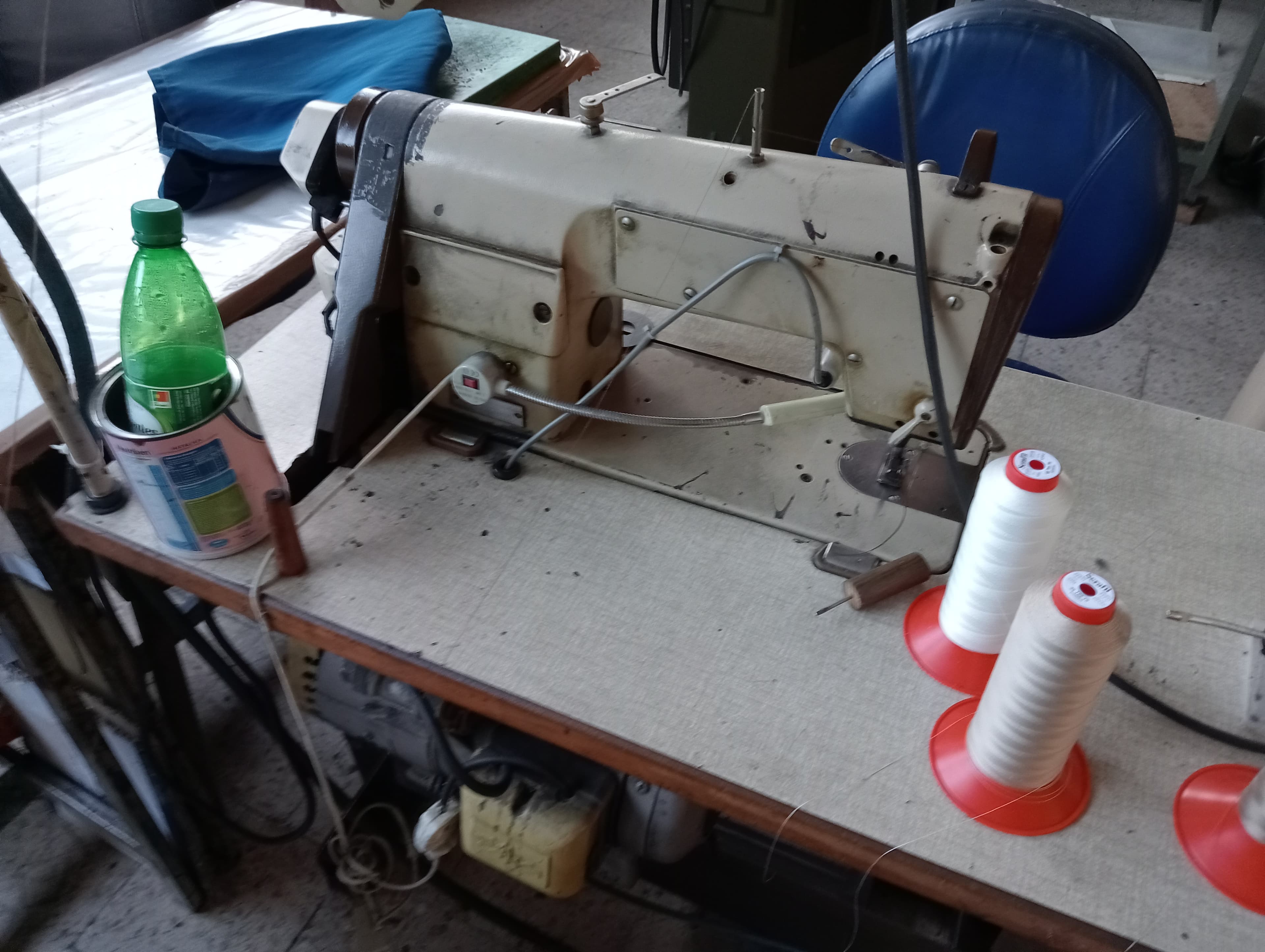Máquina de Ilhoses · Máquina de Zig-Zag · Máquinas de Coluna Alta · Máquina de Meter Fita — imagen 8