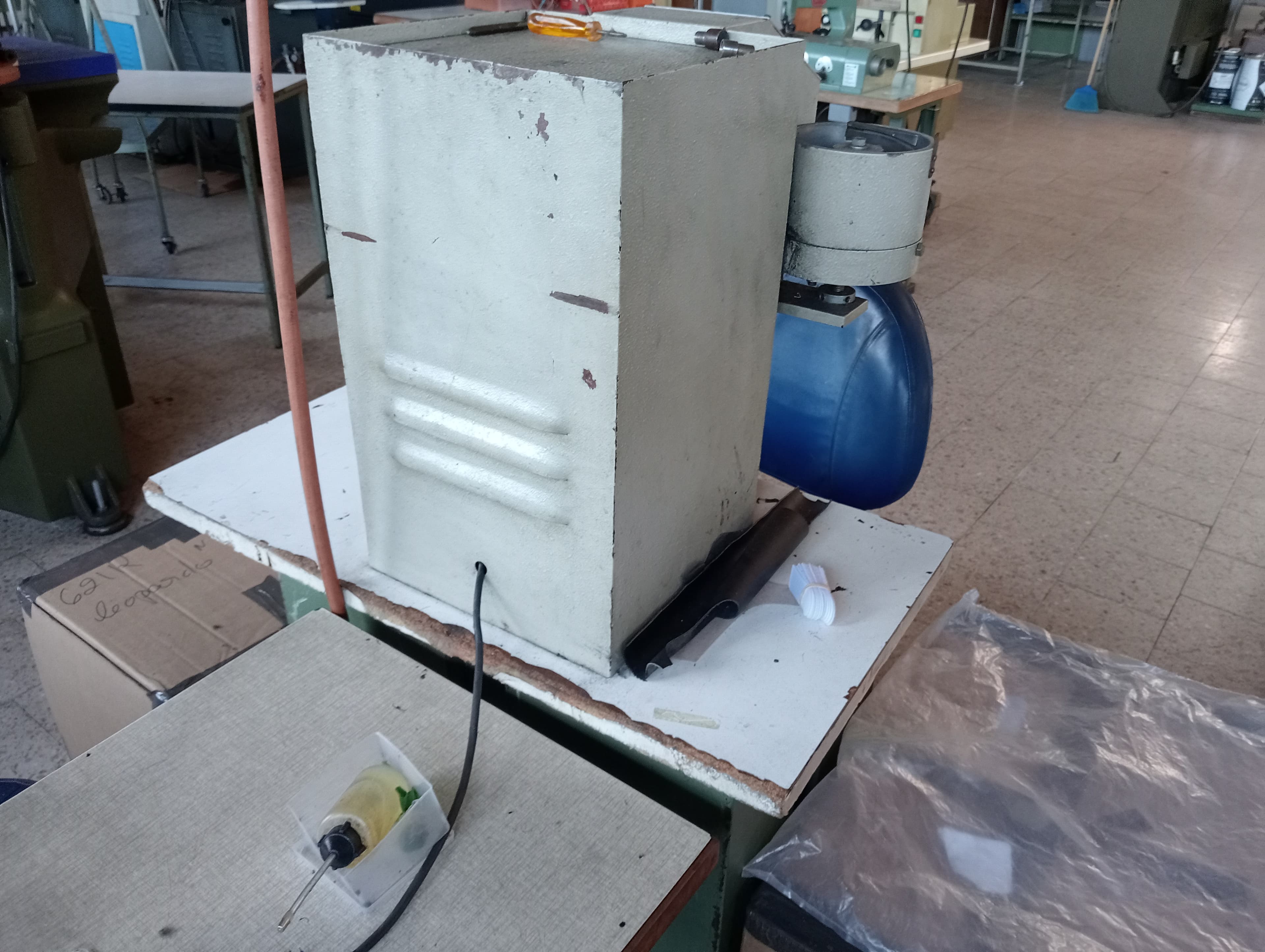 Máquina de Ilhoses · Máquina de Zig-Zag · Máquinas de Coluna Alta · Máquina de Meter Fita — imagen 3