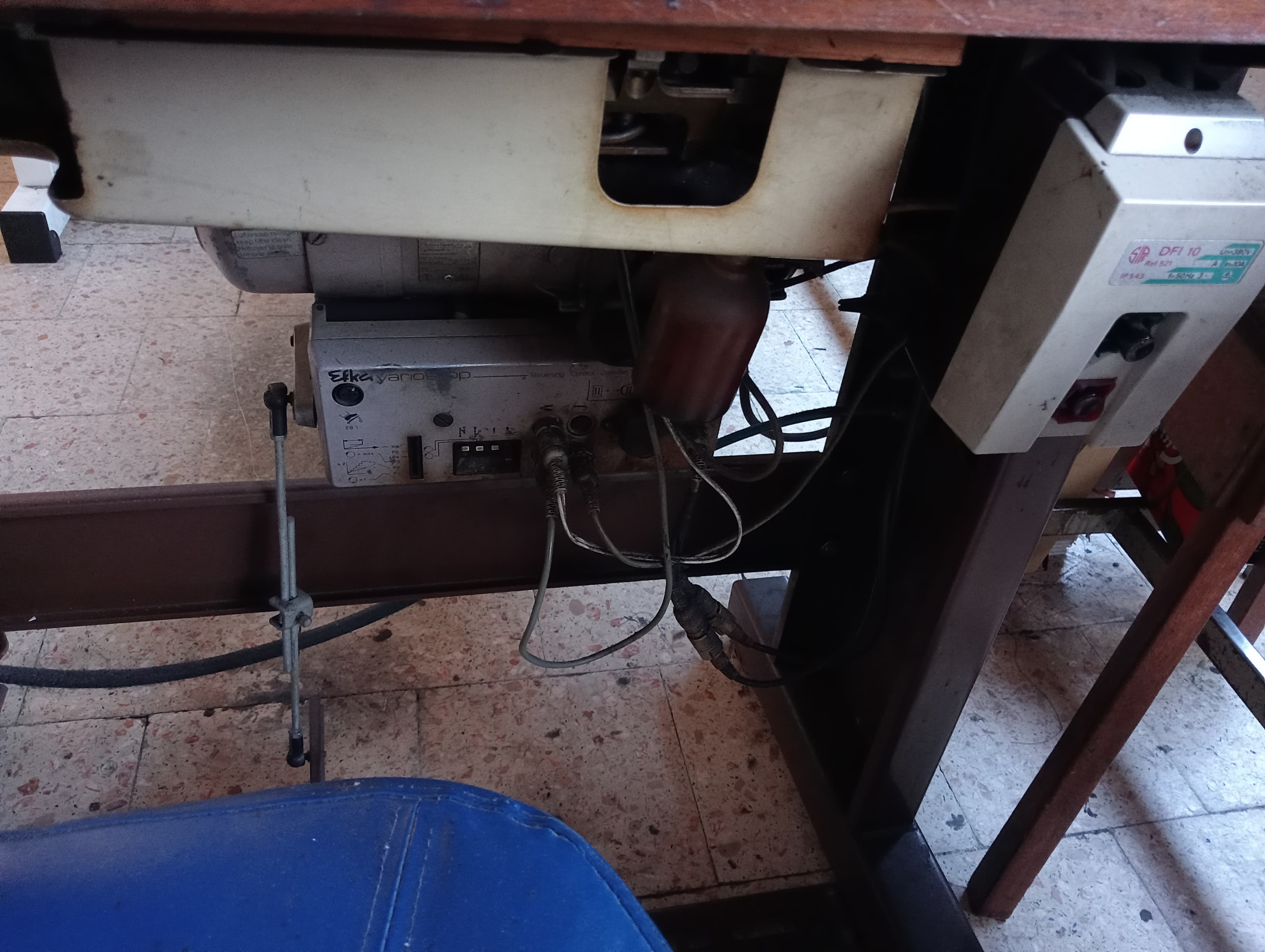 Máquina de Ilhoses · Máquina de Zig-Zag · Máquinas de Coluna Alta · Máquina de Meter Fita — imagen 7