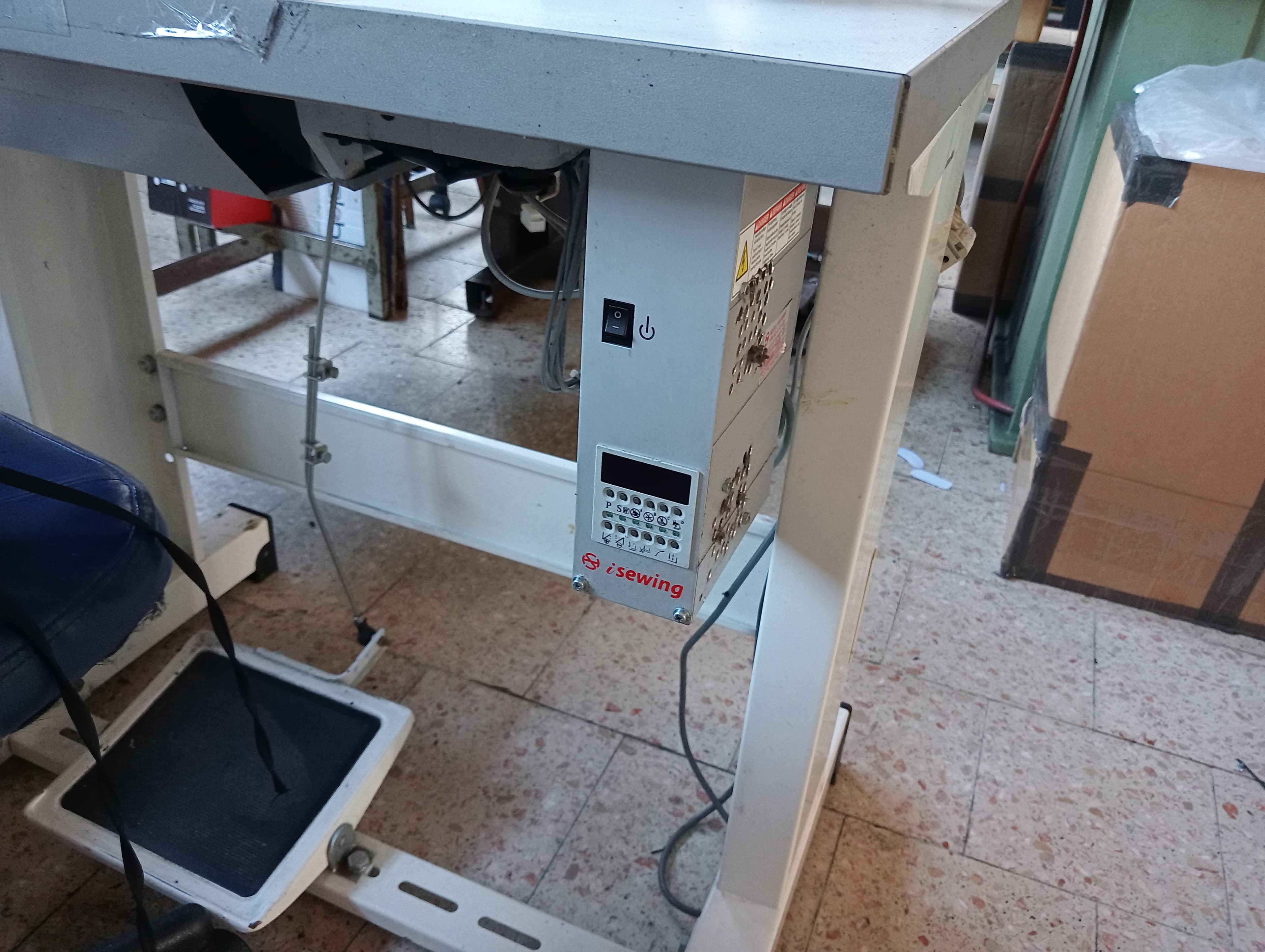 Máquina de Ilhoses · Máquina de Zig-Zag · Máquinas de Coluna Alta · Máquina de Meter Fita — imagen 13